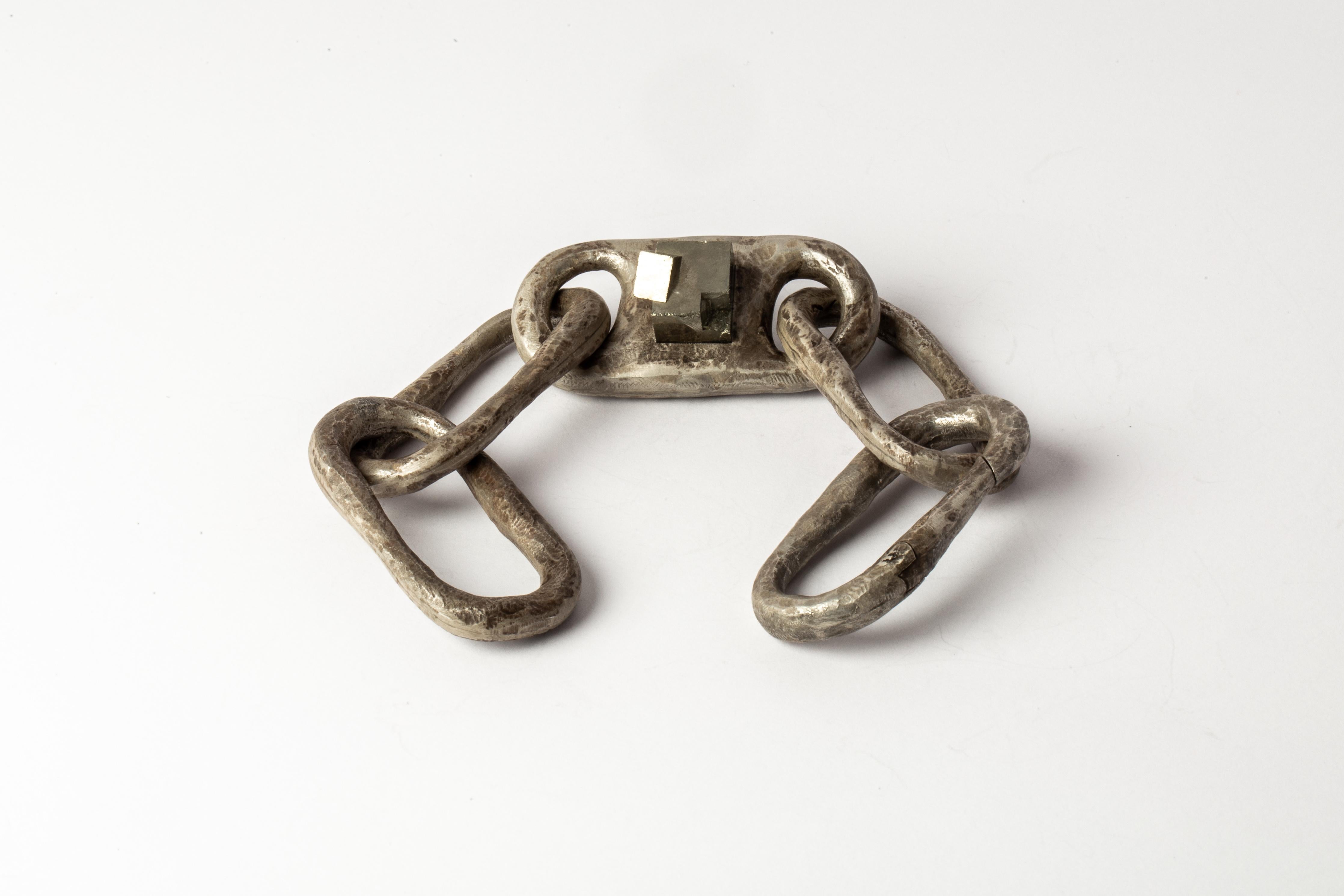 Rough Cut Roman Large Link Bracelet w/ Large Closed Link (Pyrite, DA+PYR) For Sale