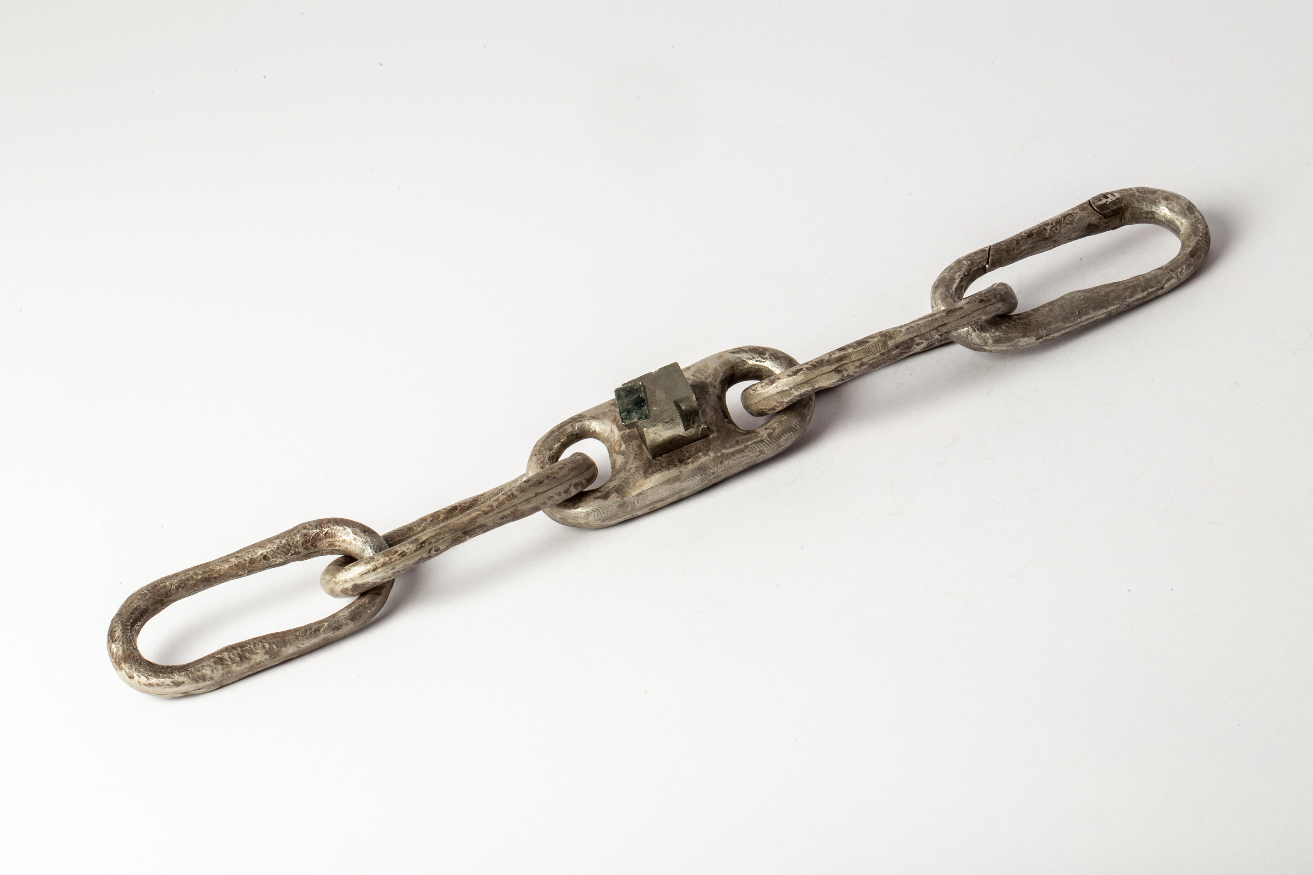 Women's or Men's Roman Large Link Bracelet w/ Large Closed Link (Pyrite, DA+PYR) For Sale