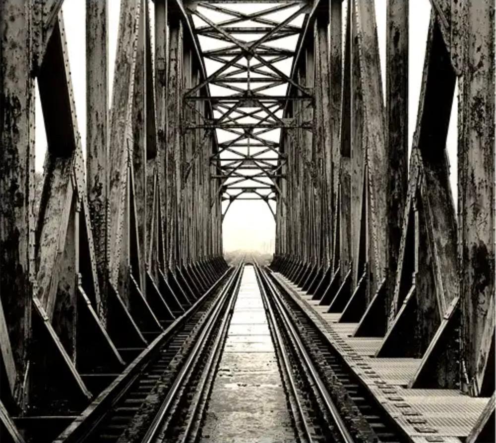 Roman Loranc Black and White Photograph – Train Bridge, Polen