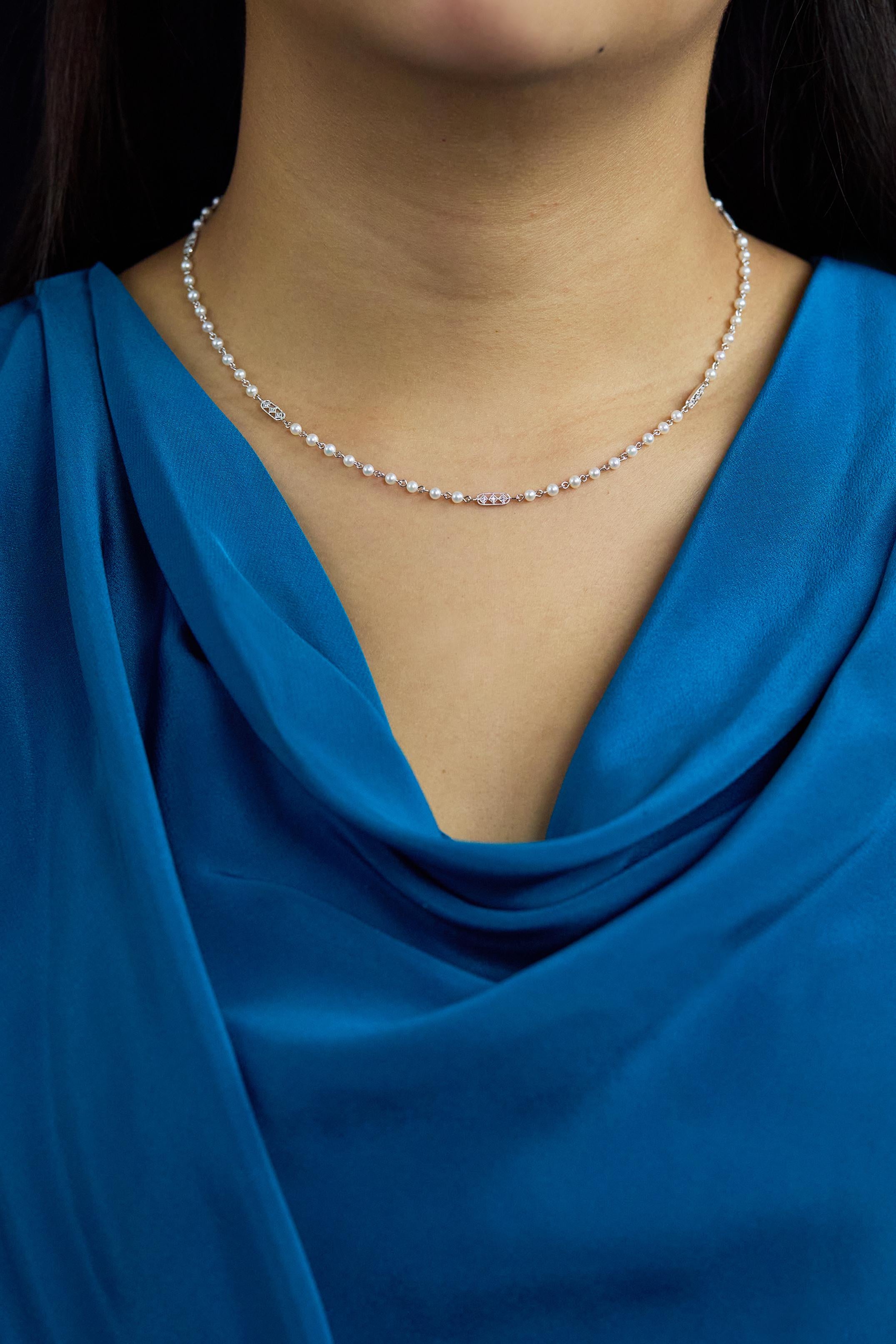 Roman Malakov 0.13 Carat Total Round Cut Diamond & Pearl Necklace in White Gold In New Condition For Sale In New York, NY