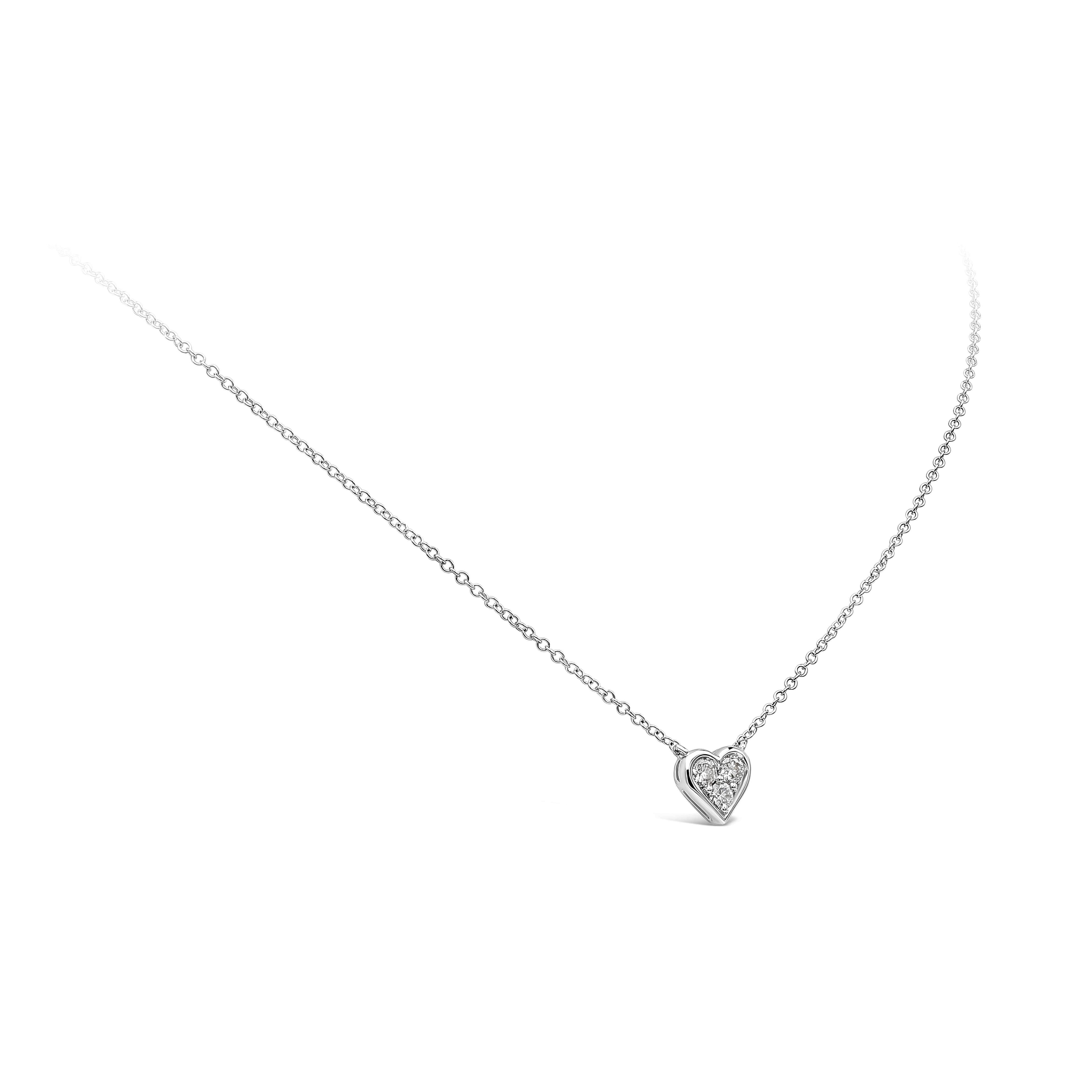 Contemporain Roman Malakov, collier pendentif en forme de cœur avec diamants taille ronde de 0,28 carat au total en vente