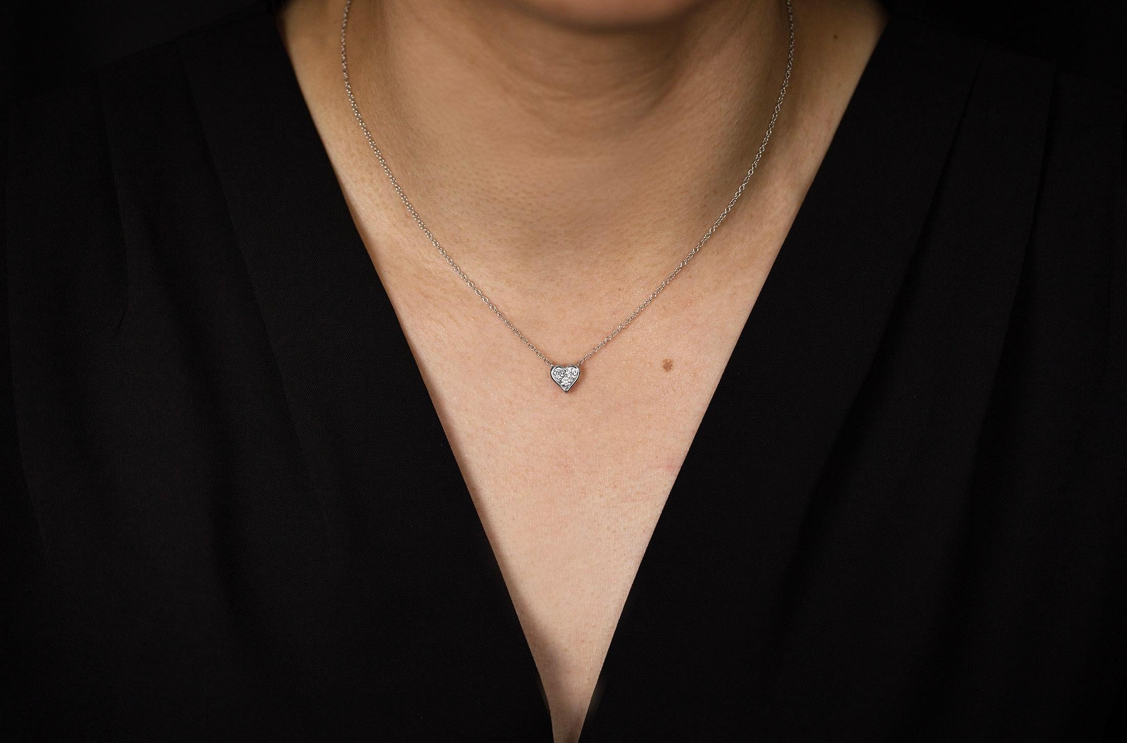 Contemporary Roman Malakov 0.28 Carats Total Round Cut Diamond Heart Shape Pendant Necklace For Sale