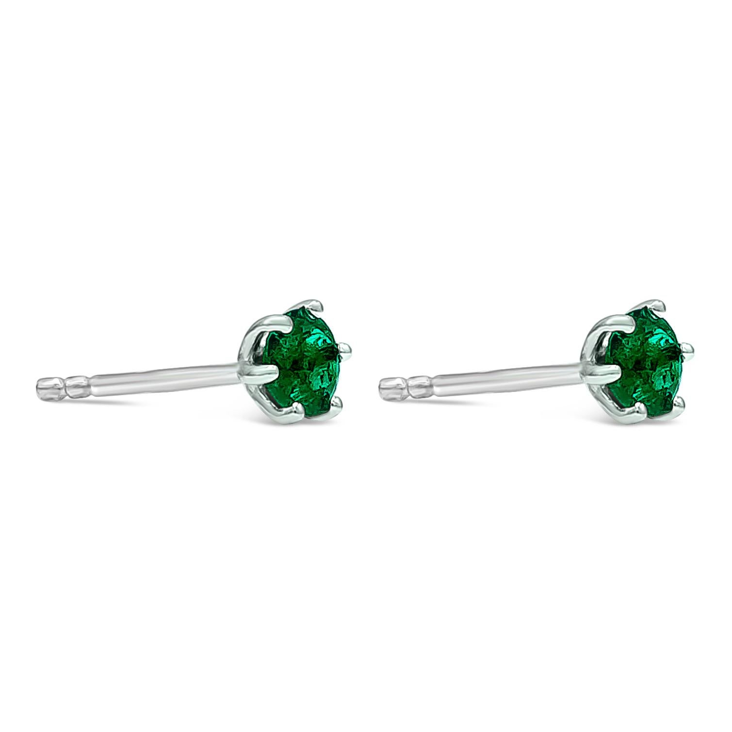 Modern Roman Malakov 0.40 Carat Total Round Green Emeralds Stud Earrings in White Gold