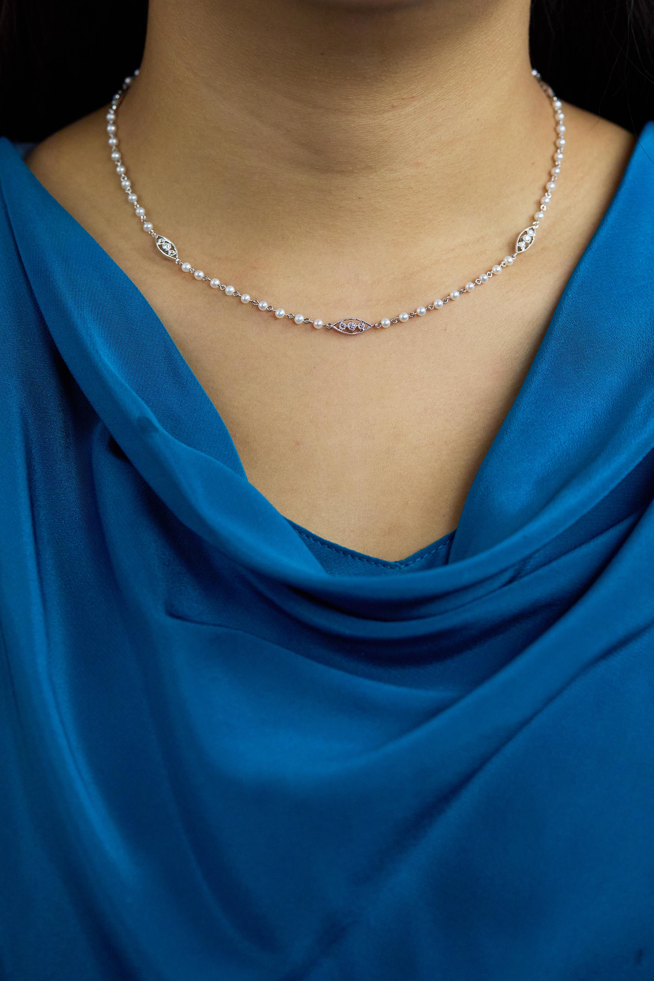 Roman Malakov Collar de Diamantes y Perlas en Oro Blanco, 0,42 Quilates Total Corte Redondo Contemporáneo en venta