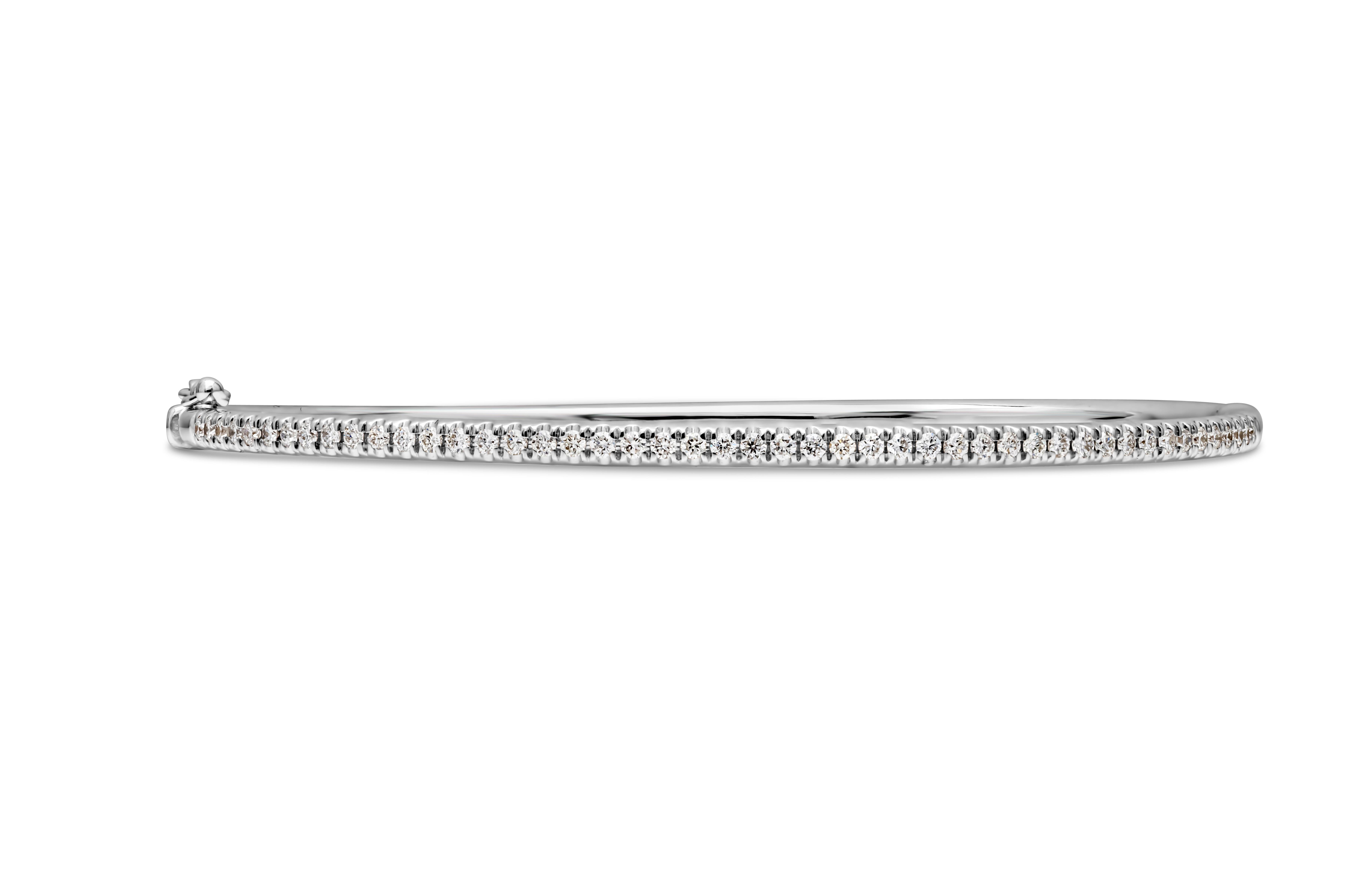 Contemporary Roman Malakov 0.50 Carats Total Brilliant Round Cut Diamond Bangle Bracelet For Sale