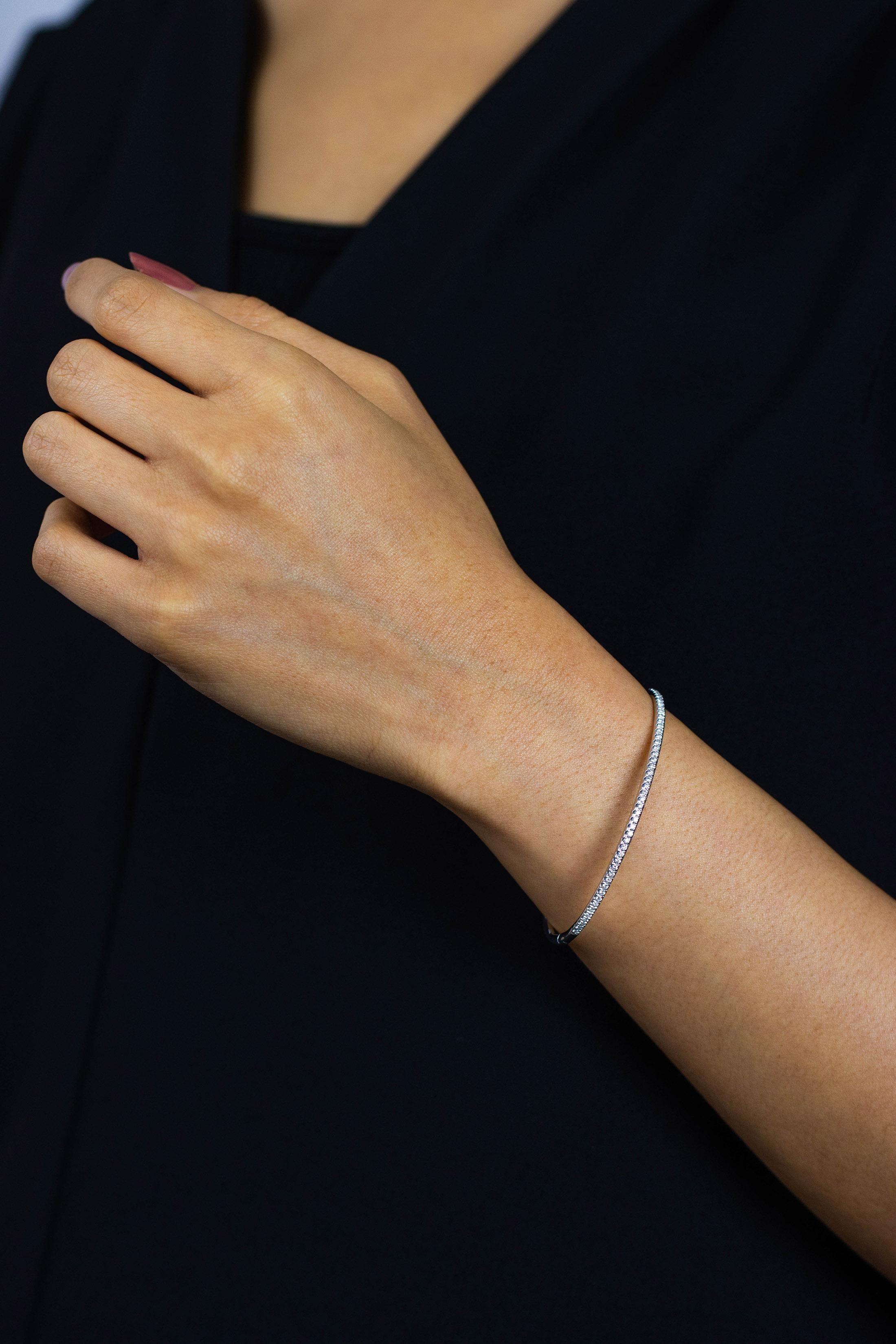 Taille ronde Roman Malakov Diamonds Brilliante 0.50 Carat Total Round Brilliant Cut Diamond Bangle en vente