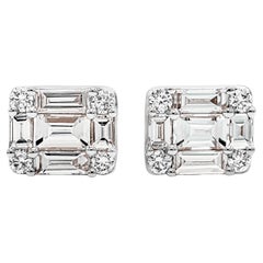 Roman Malakov Pendientes de diamantes talla redonda y baguette de 0.57 quilates en total