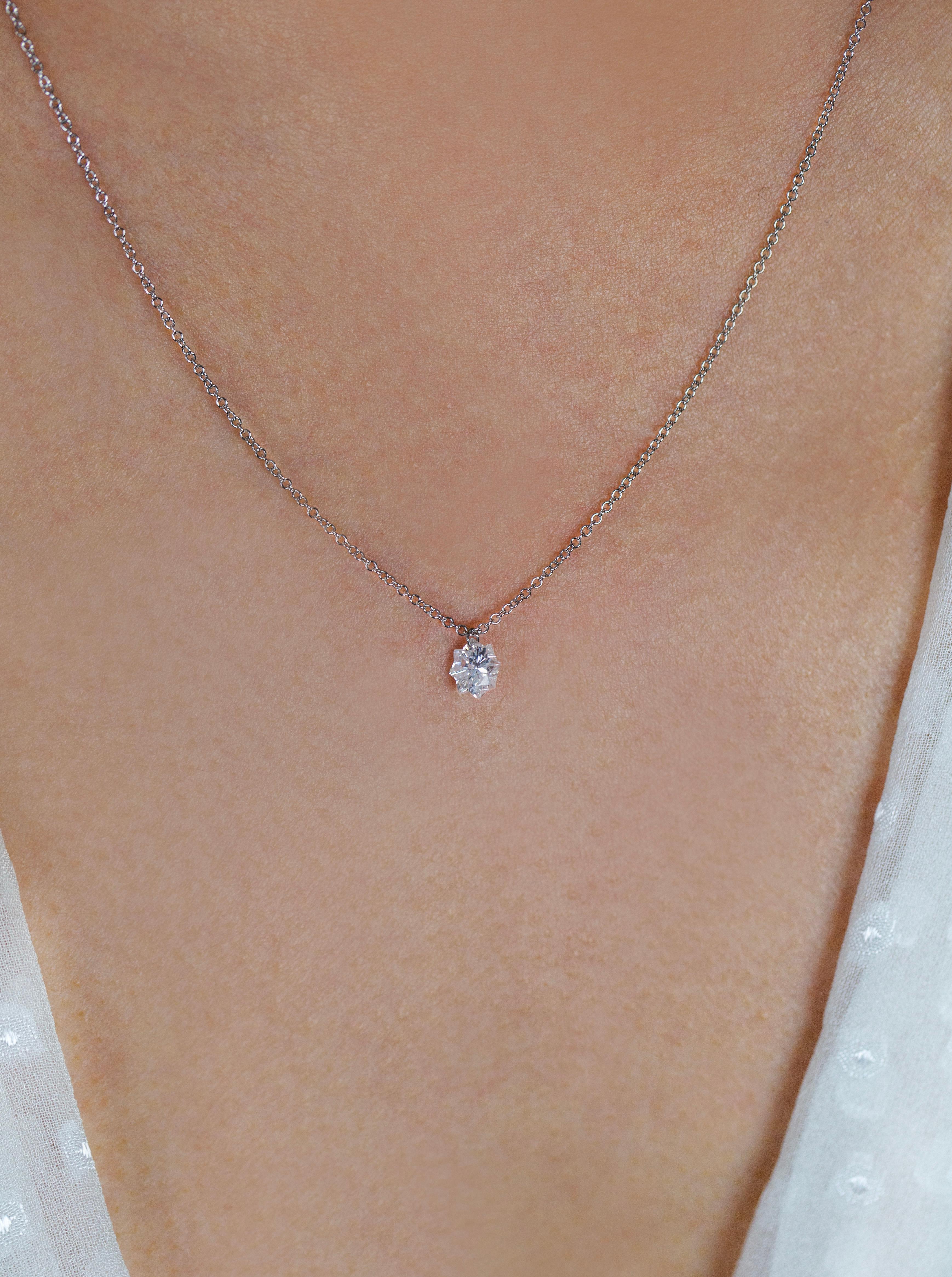 Roman Malakov, collier à pendentif solitaire en forme d'étoile avec diamants 0,58 carat Neuf - En vente à New York, NY