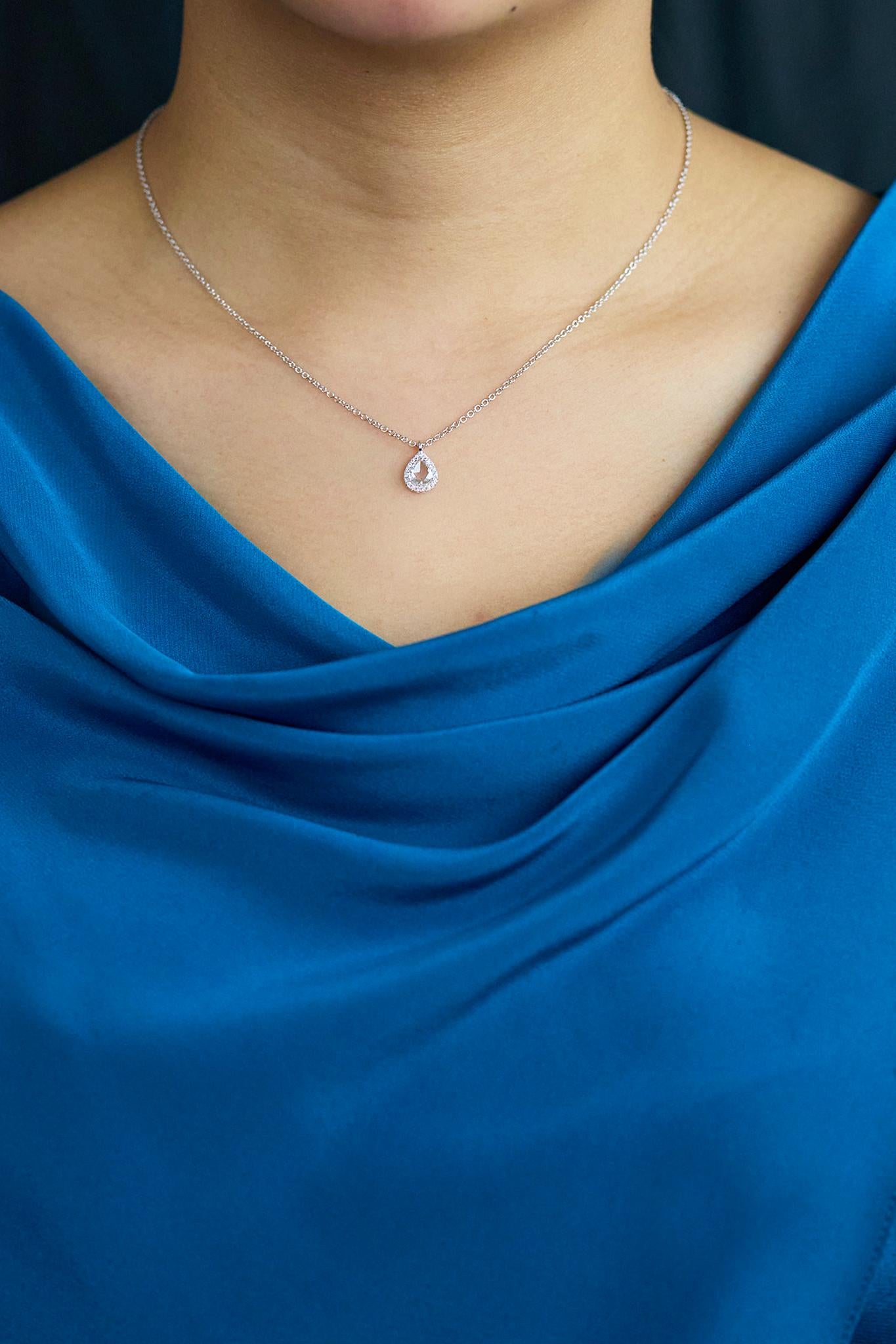 Taille rose Roman Malakov, collier pendentif avec diamants taille rose en forme de poire de 0,67 carat en vente