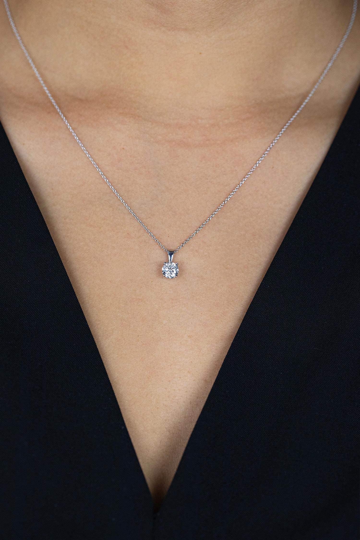 Taille ronde Roman Malakov Diamonds Diamants à taille ronde et brillante de 0.70 carat Collier à pendentif solitaire en vente