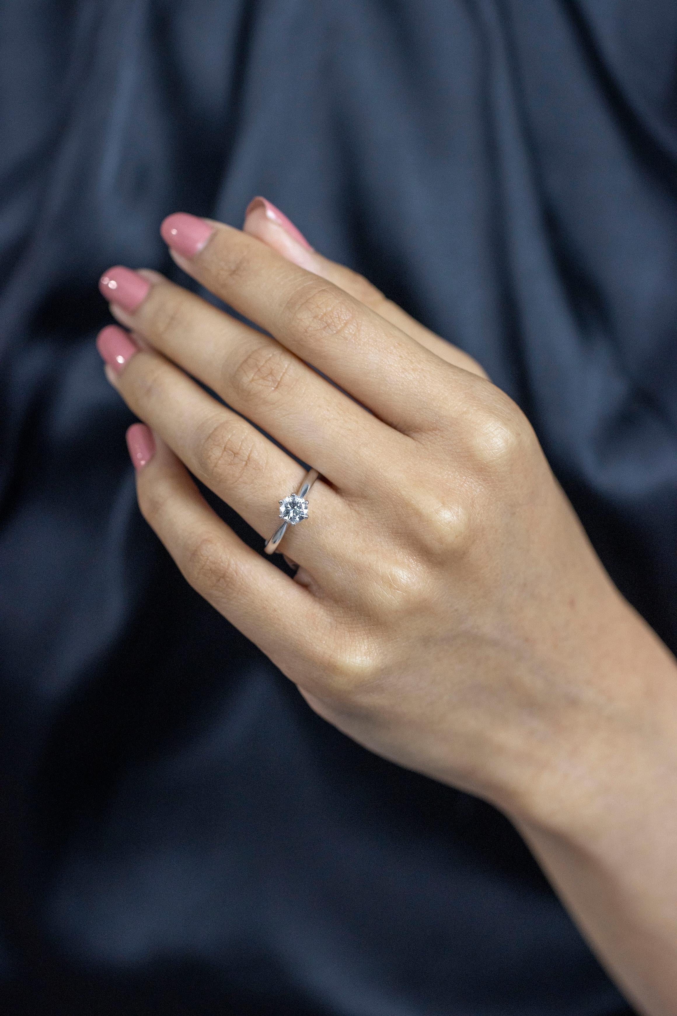 Roman Malakov Diamonds Bague de fiançailles solitaire en diamant rond brillant total de 0.70 carat Neuf - En vente à New York, NY