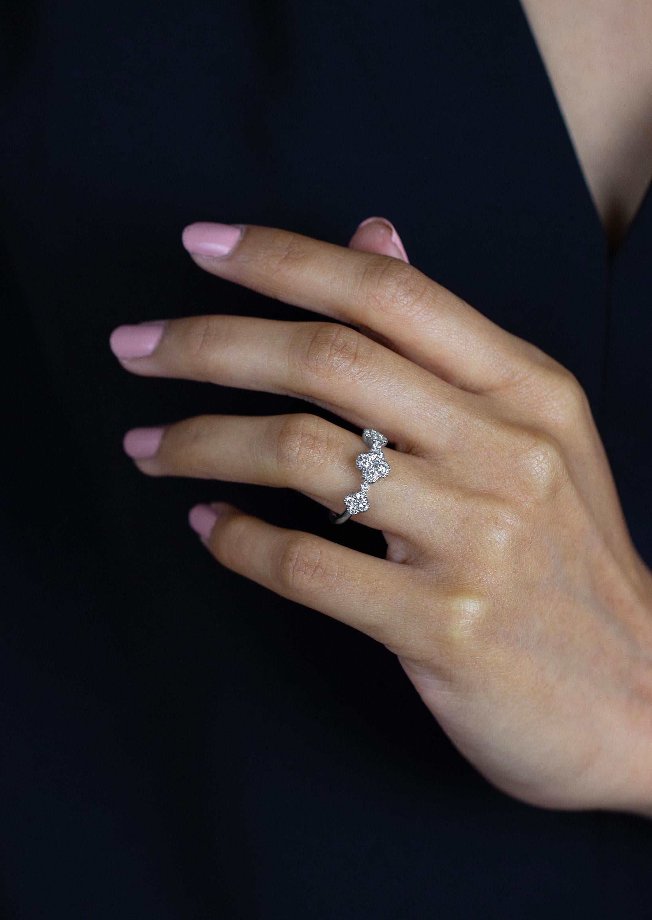 Roman Malakov 0,72 Karat Total Brillant Rundschliff Diamant Kleeblatt Mode Ring im Zustand „Neu“ im Angebot in New York, NY