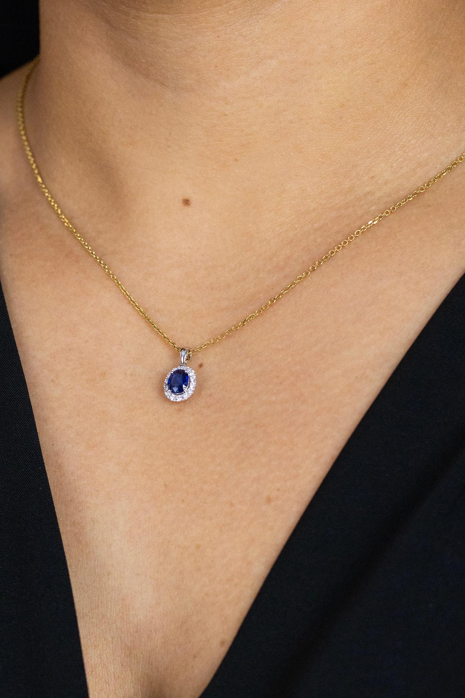 Roman Malakov 0.73 Carats Blue Sapphire with Diamond Halo Pendant Necklace For Sale 1