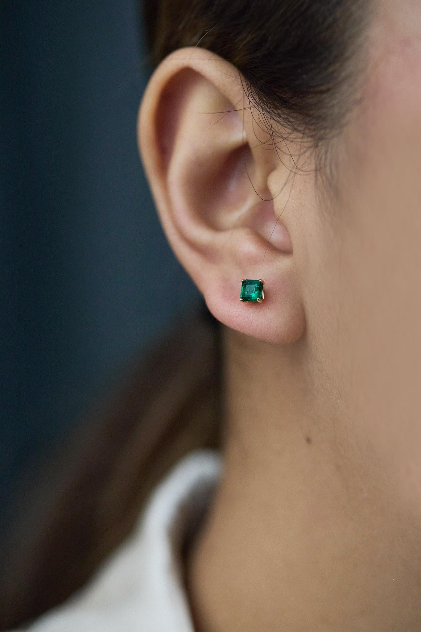 Roman Malakov - Boucles d'oreilles émeraude colombienne de 0,76 carat (taille Asscher) Neuf - En vente à New York, NY