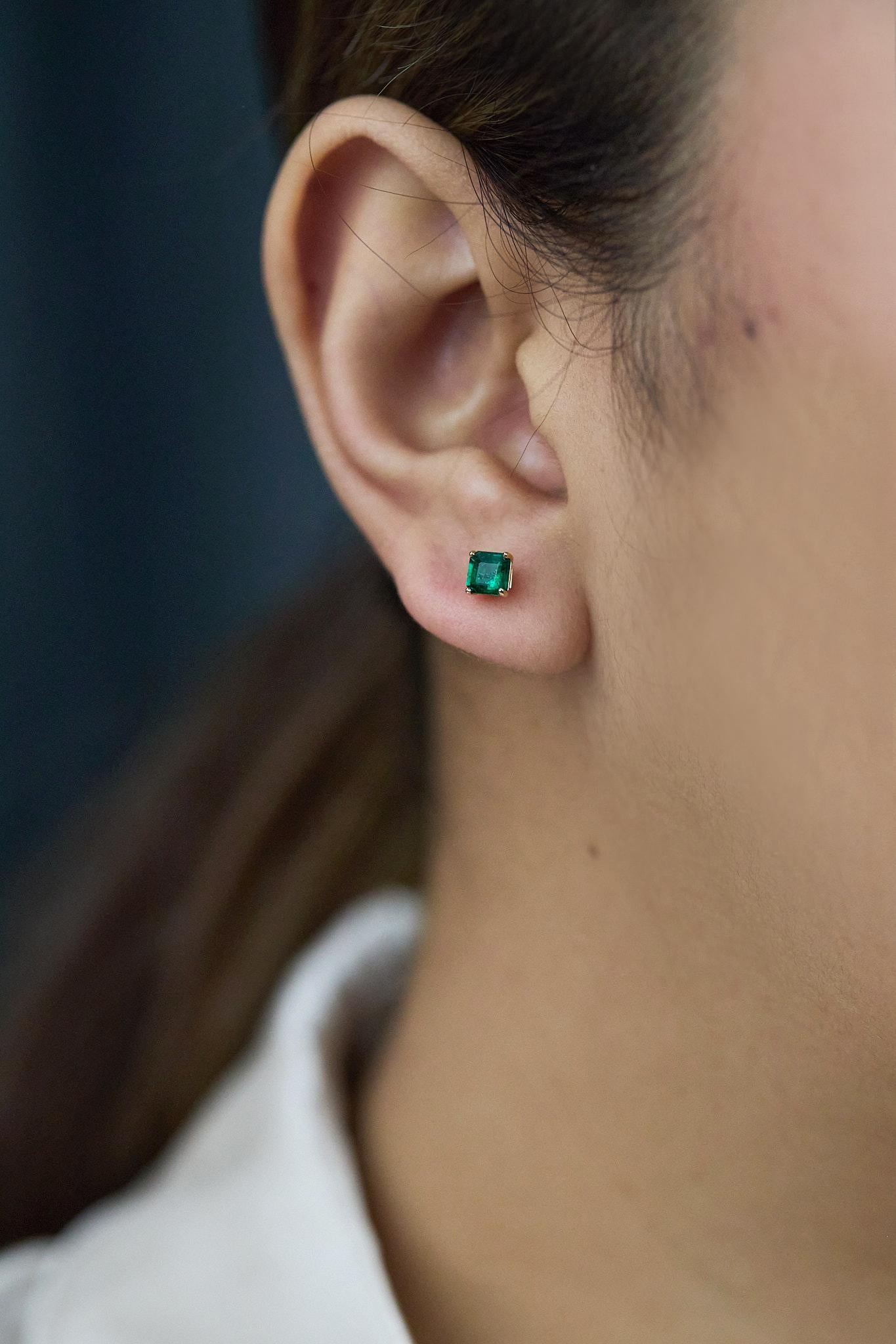 Roman Malakov - Boucles d'oreilles émeraude colombienne de 0,76 carat (taille Asscher) Unisexe en vente