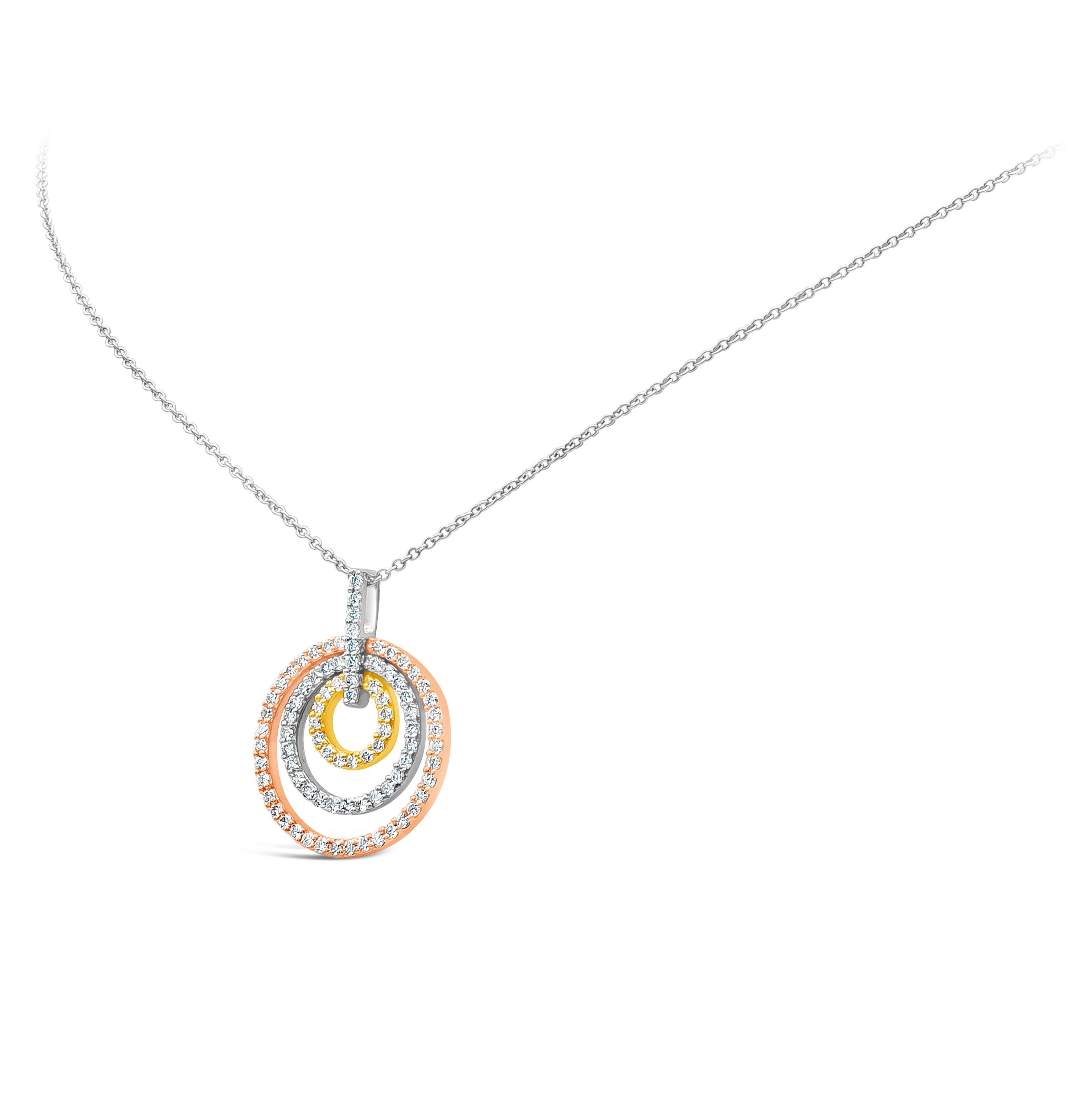 Contemporaneo Roman Malakov Diamonds 0,77 carati totali taglio rotondo Collana con ciondolo a triplo anello in vendita