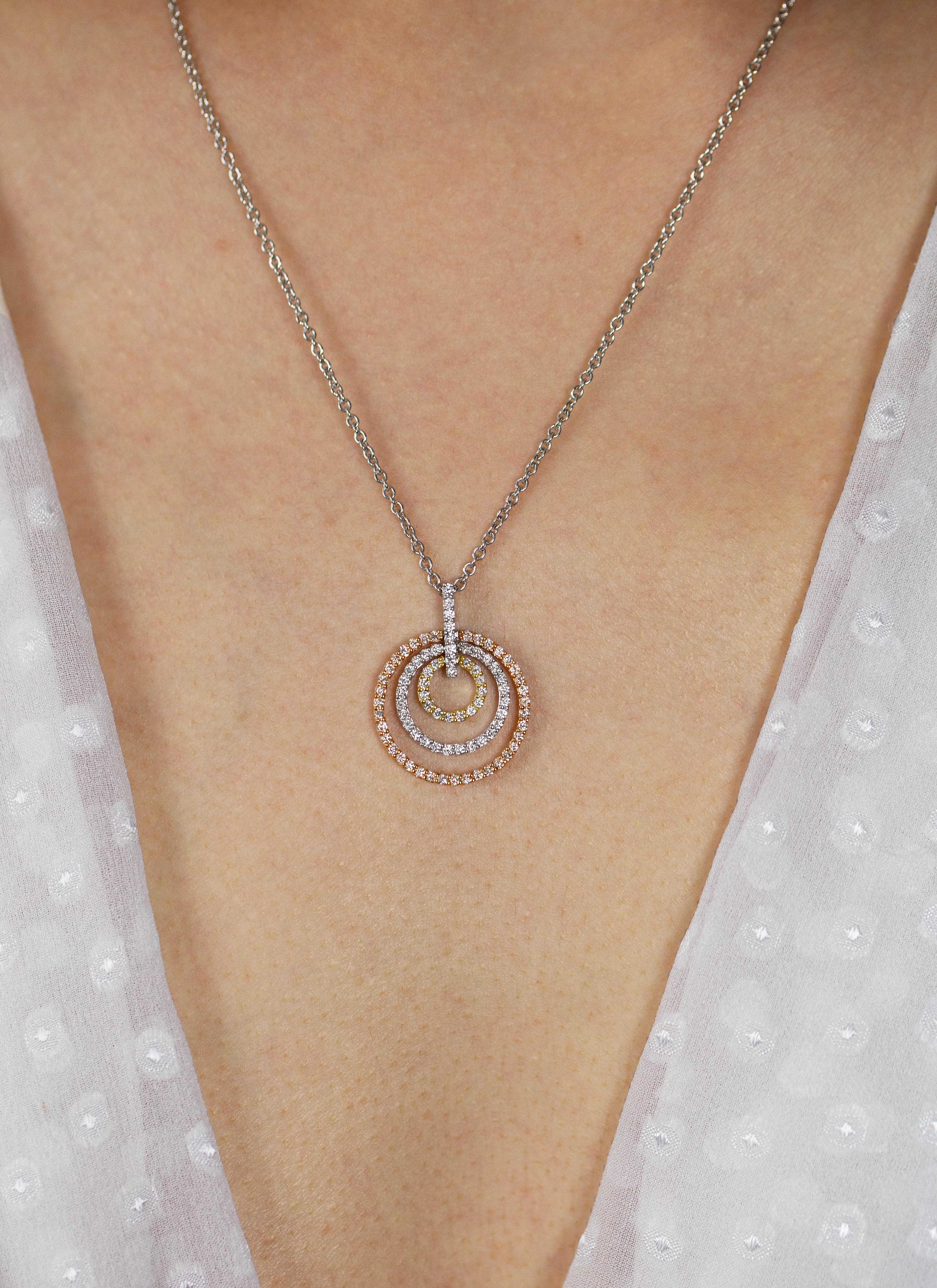 Donna Roman Malakov Diamonds 0,77 carati totali taglio rotondo Collana con ciondolo a triplo anello in vendita