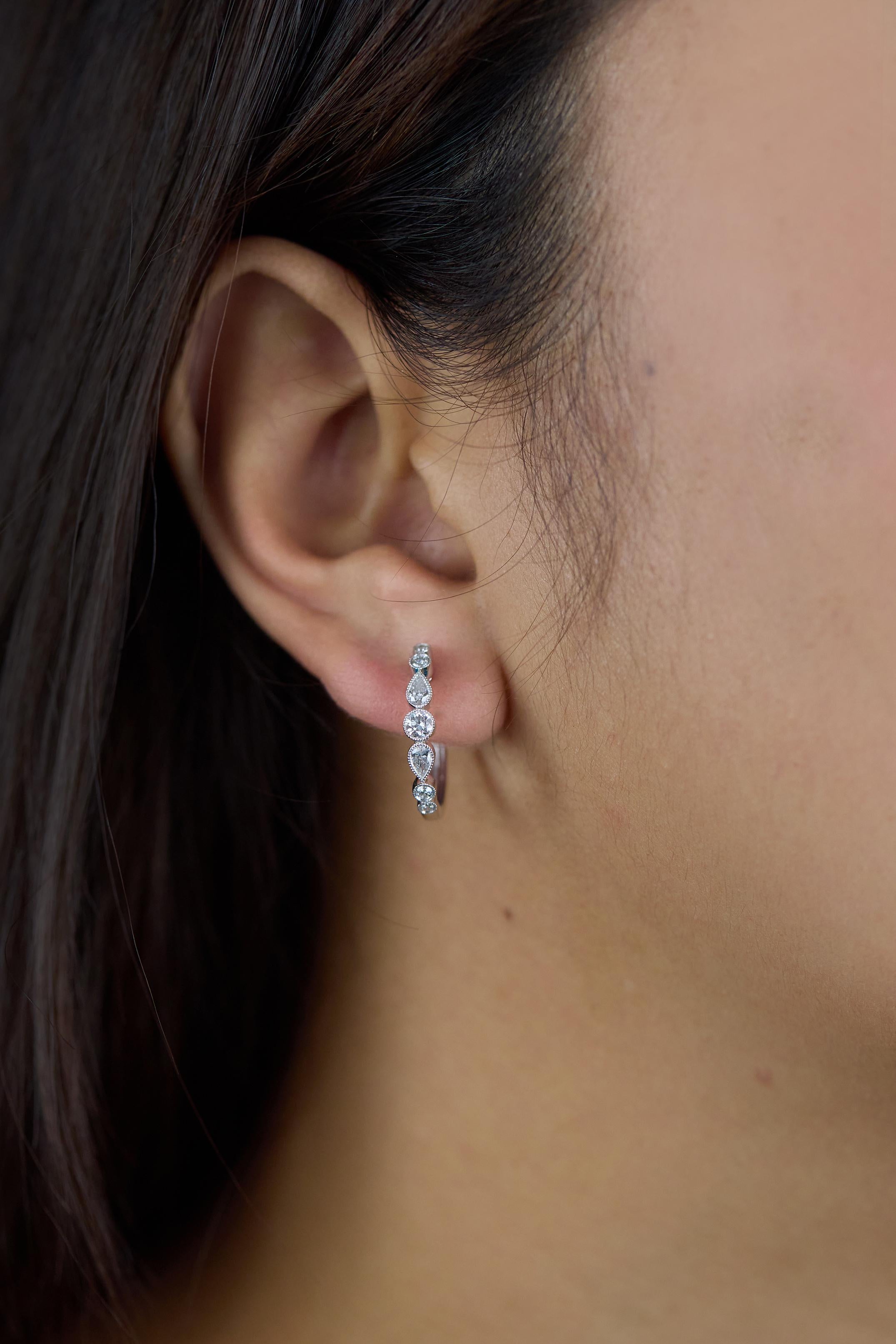Roman Malakov 0,78 Karat Diamant-Creolen mit Diamanten im Birnen- und Rundschliff insgesamt im Zustand „Neu“ im Angebot in New York, NY