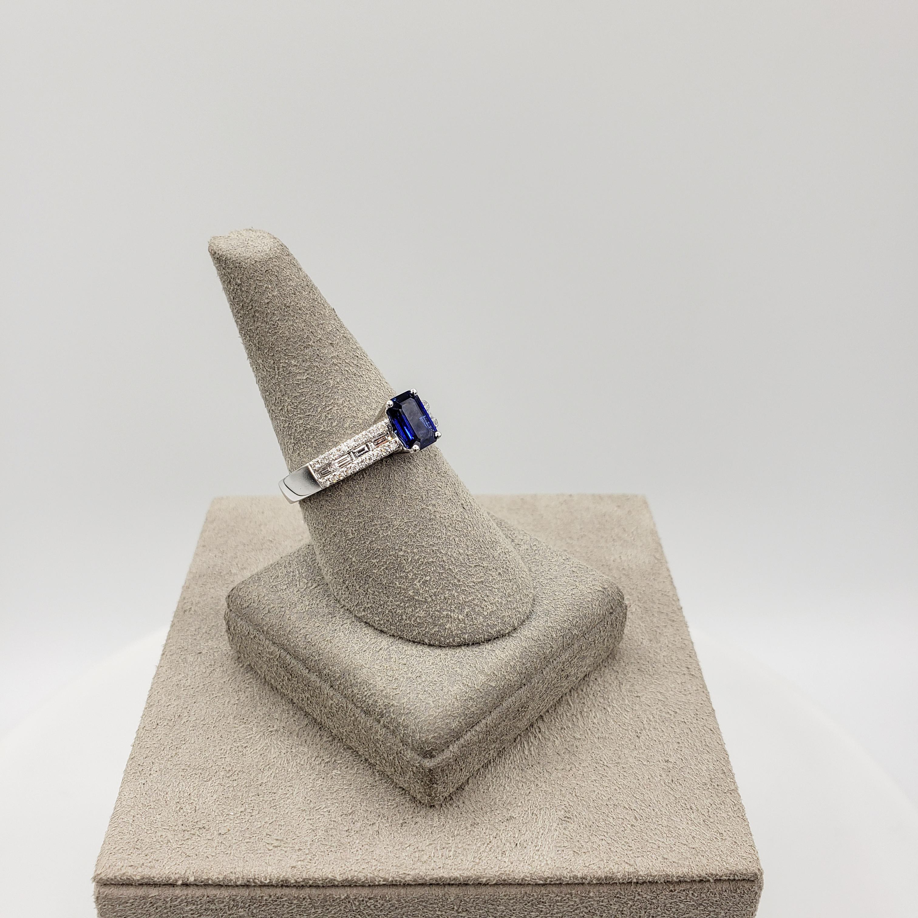 Roman Malakov 0.80 Carat Blue Sapphire and Diamond Pave Engagement Ring In New Condition For Sale In New York, NY