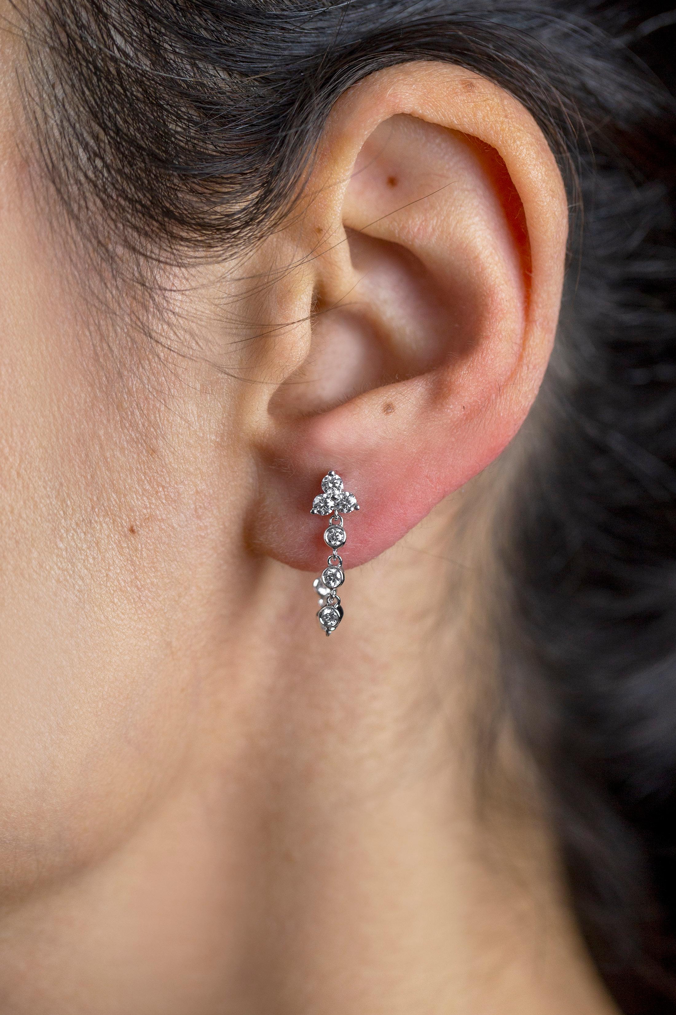 Women's Roman Malakov 0.80 Carat Total Round Diamond Dangle Hoop Earrings For Sale