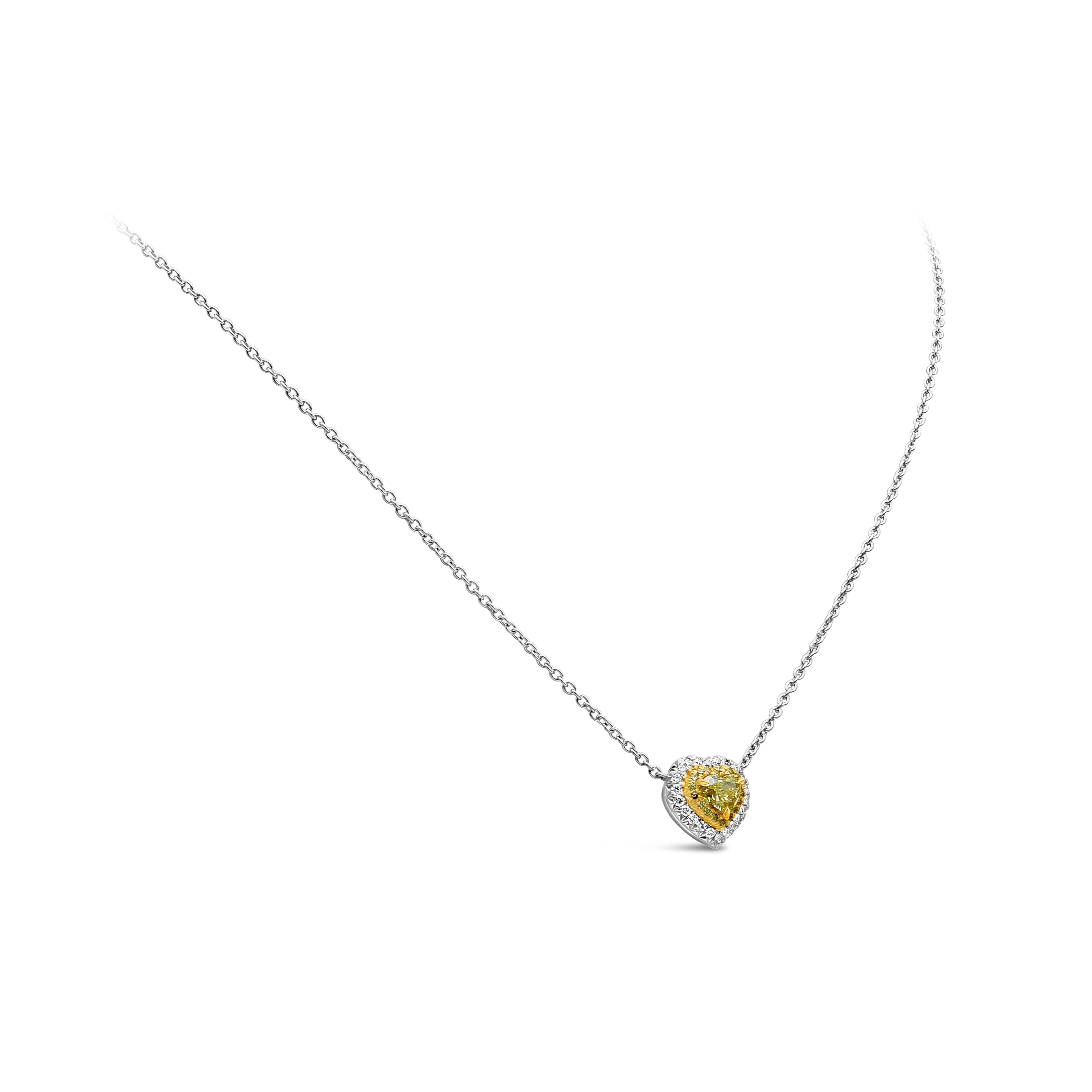 Contemporain Roman Malakov, collier pendentif en forme de cœur de couleur fantaisie de 0,82 carat au total en vente