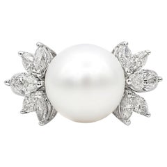 Roman Malakov Anillo de moda de oro blanco con diamantes talla marquesa y perlas de 0,87 quilates