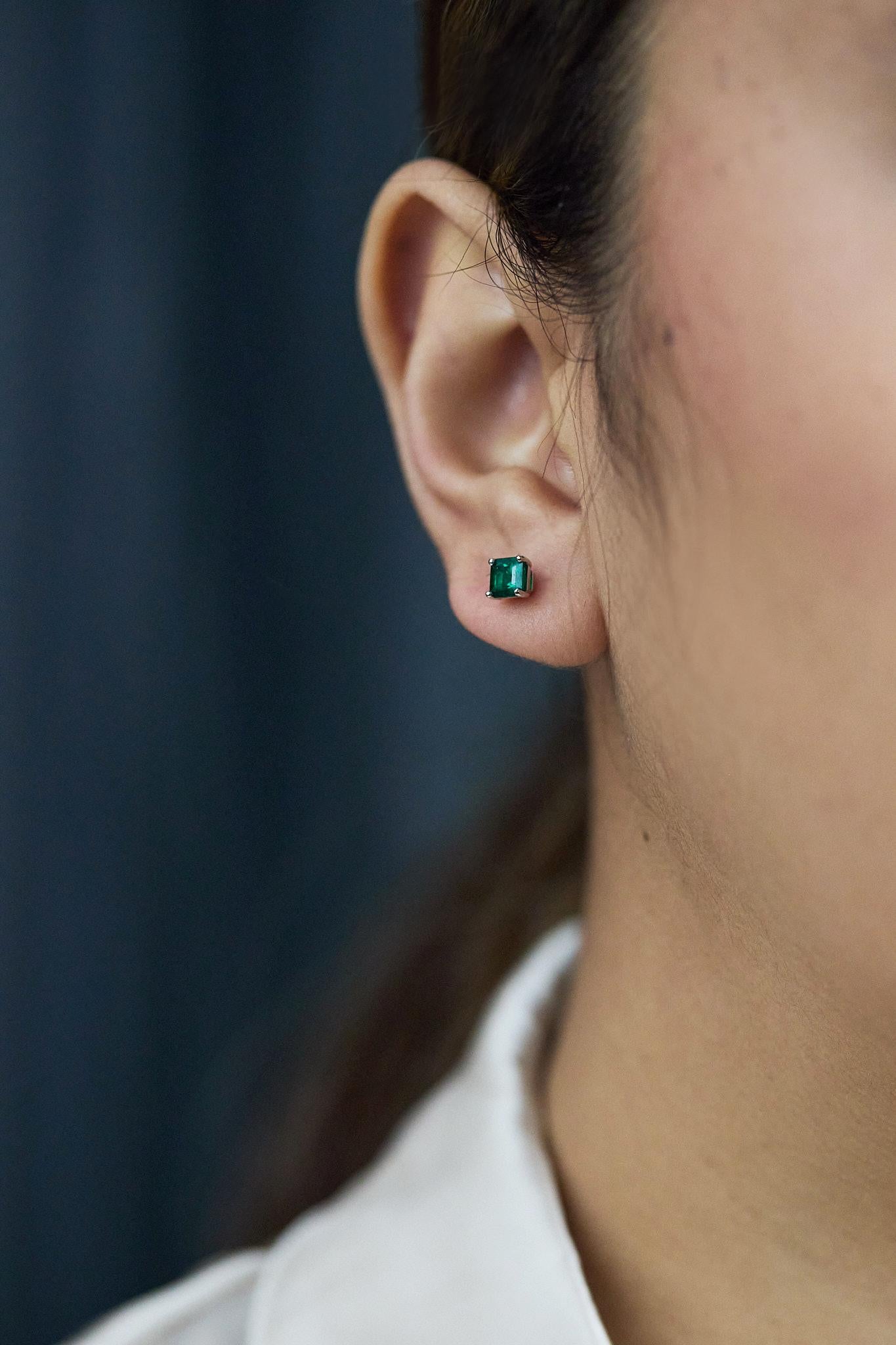 Taille Asscher Roman Malakov - Boucles d'oreilles émeraude colombienne de 0,90 carat (taille Asscher) en vente