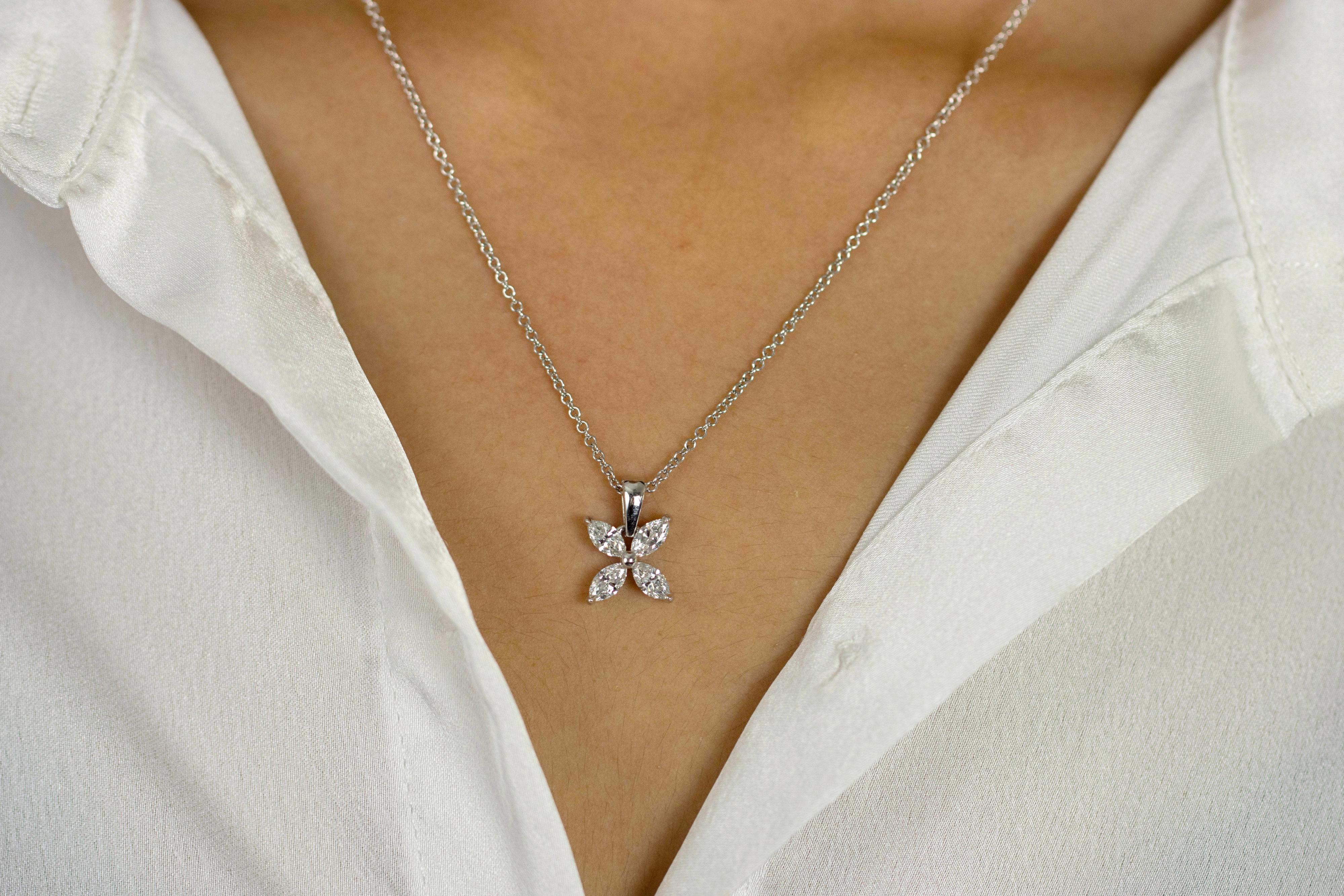 Roman Malakov 0,92 Karat insgesamt Marquise-Diamant-Halskette mit Blumenmotiv-Anhänger  im Zustand „Neu“ im Angebot in New York, NY