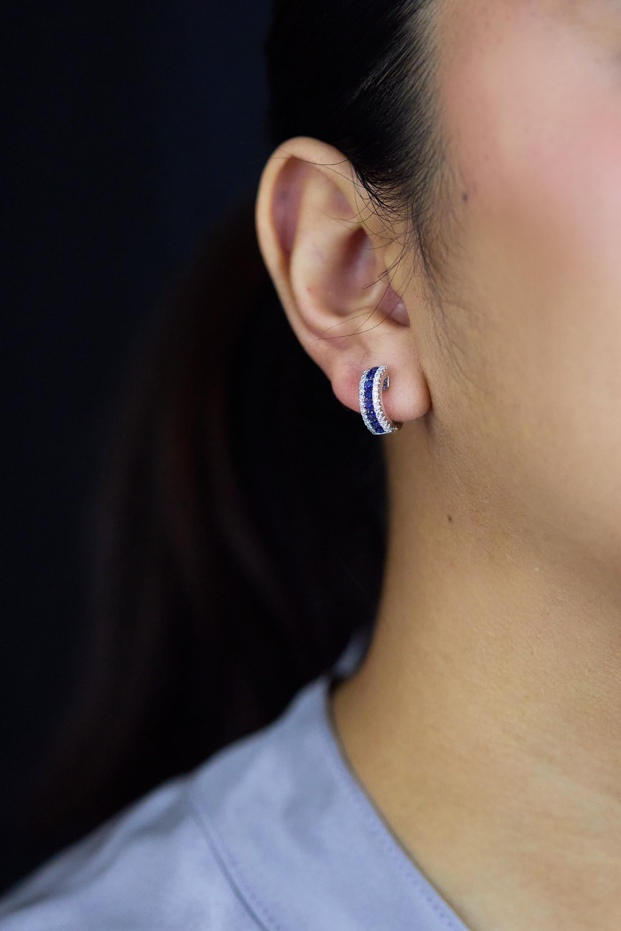 Contemporary Roman Malakov 0.93 Carat Total Sapphire & Diamond Huggie Earrings in White Gold For Sale