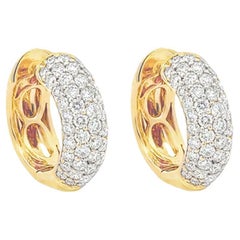 Roman Malakov Huggie-Ohrringe aus Gelbgold mit 0,94 Karat Diamanten im Rundschliff
