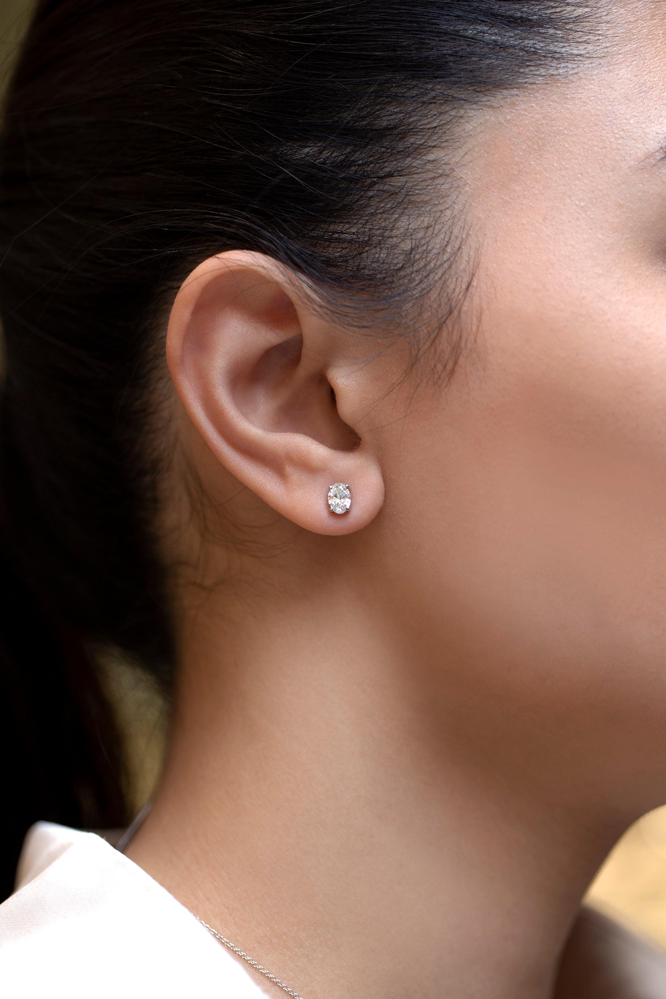 oval diamond stud earrings