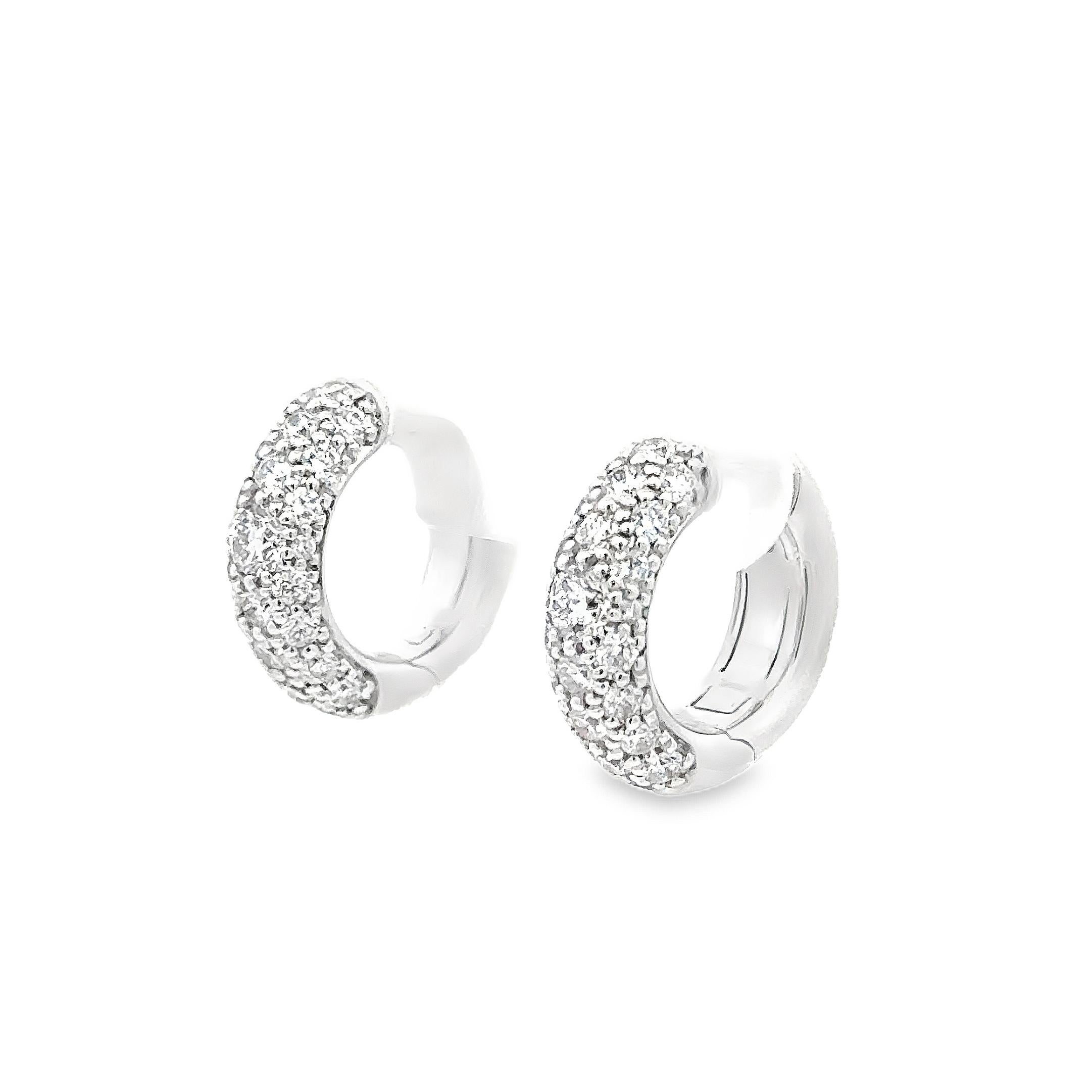 Roman Malakov 0.95 Karat runder Diamant im Brillantschliff im Brillantschliff Huggie-Ohrringe (Zeitgenössisch) im Angebot