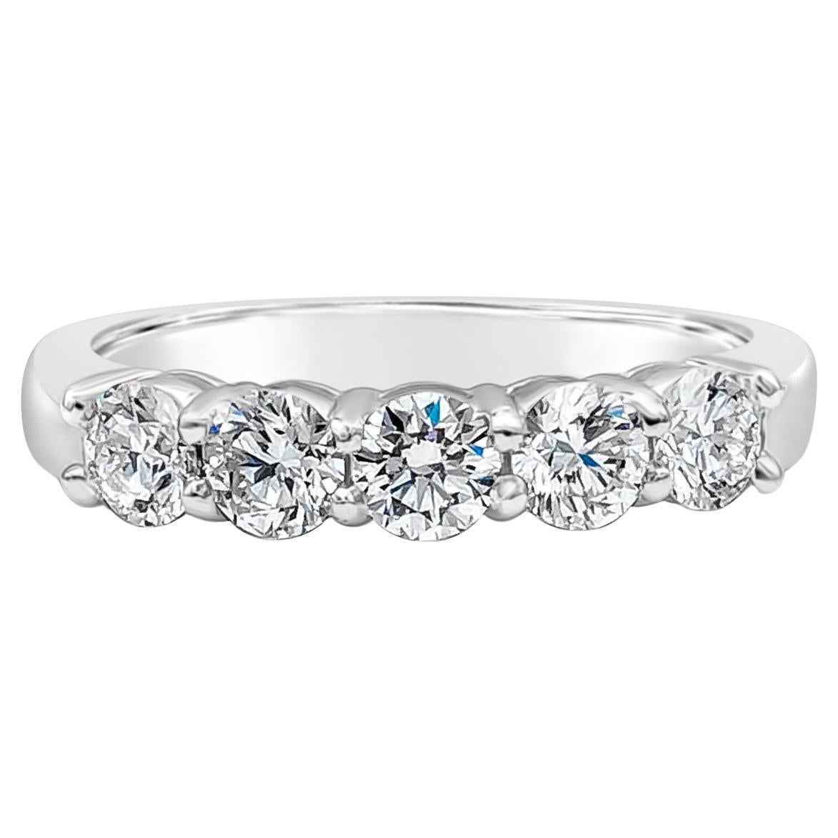 Roman Malakov 1.00 Carat Total Round Diamonds Five-Stone Wedding Band Ring For Sale
