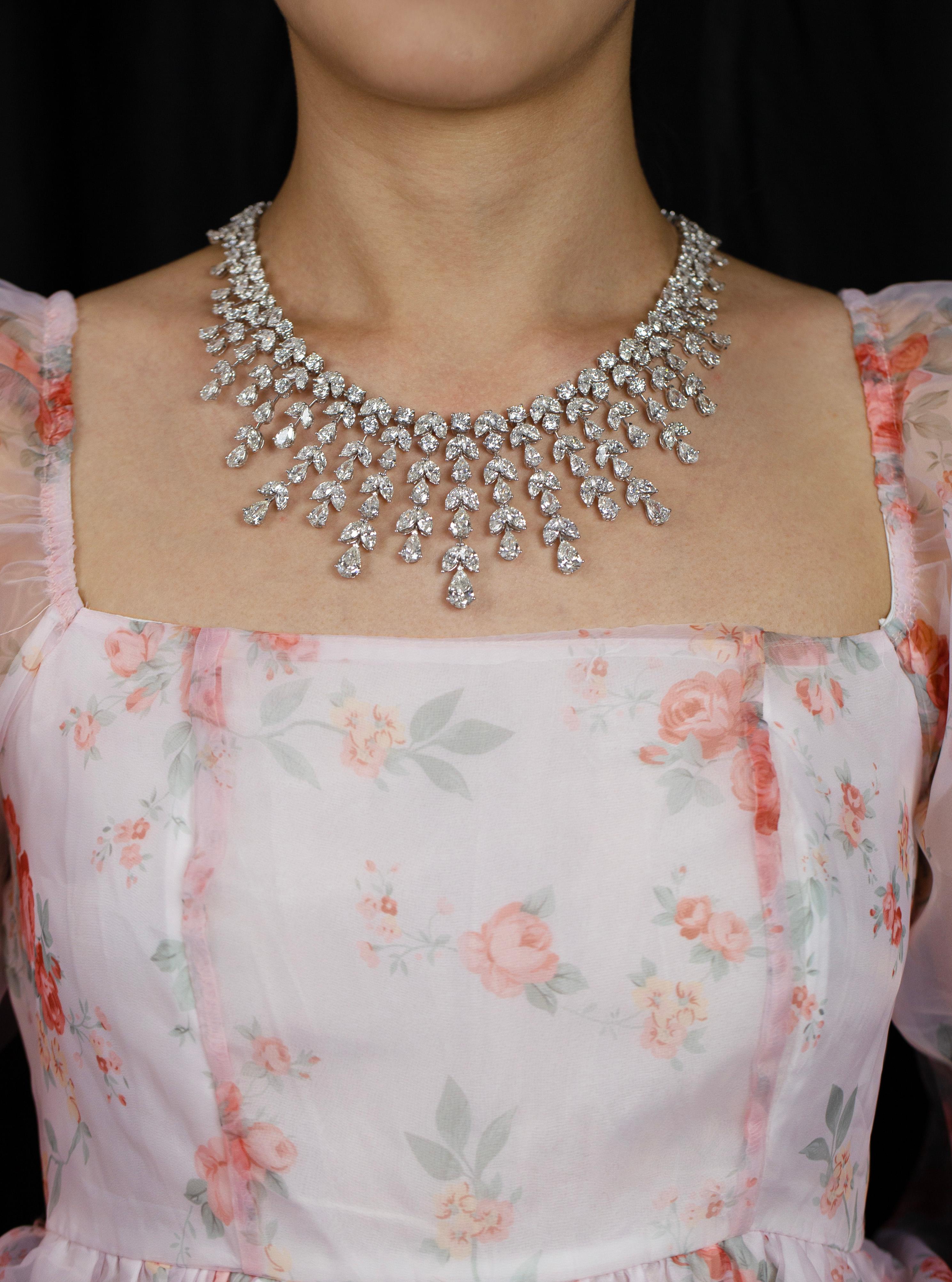 Roman Malakov Collar de flecos de diamantes de talla mixta graduada de 100,19 quilates totales Corte mixto en venta