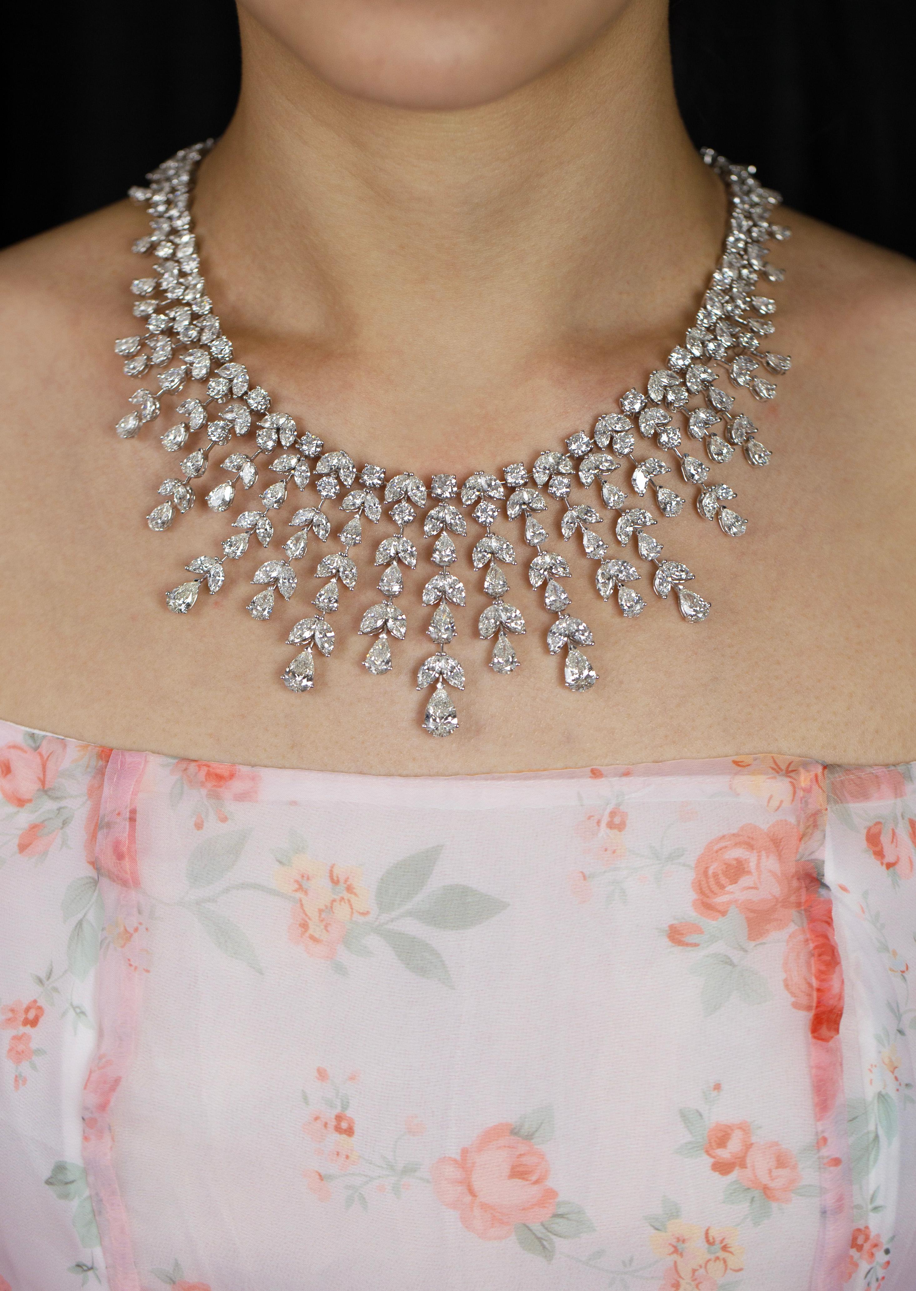 De las mujeres Roman Malakov Collar de flecos de diamantes de talla mixta graduada de 100,19 quilates totales en venta