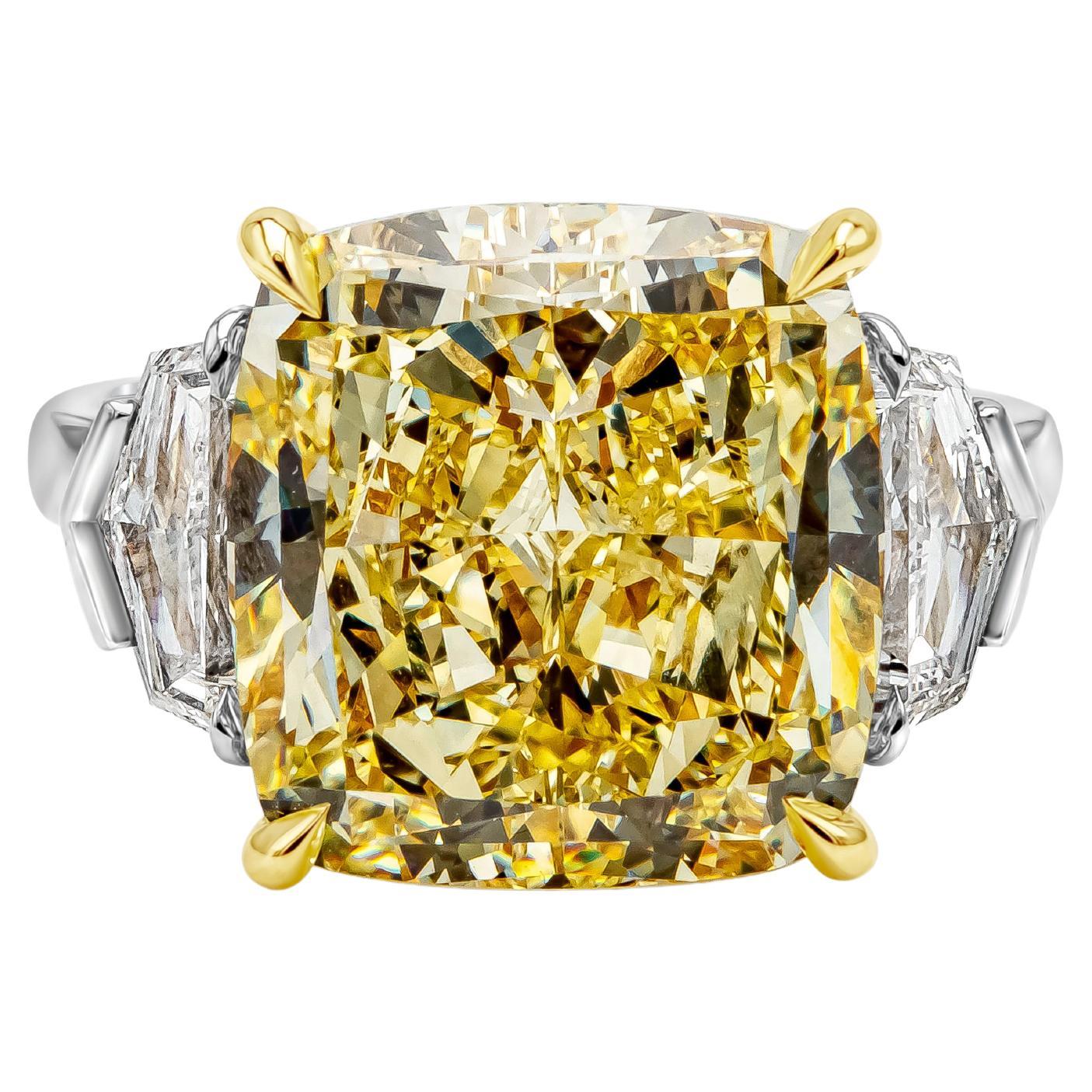 Roman Malakov, bague de fiançailles avec diamant jaune fantaisie taille coussin de 10,02 carats