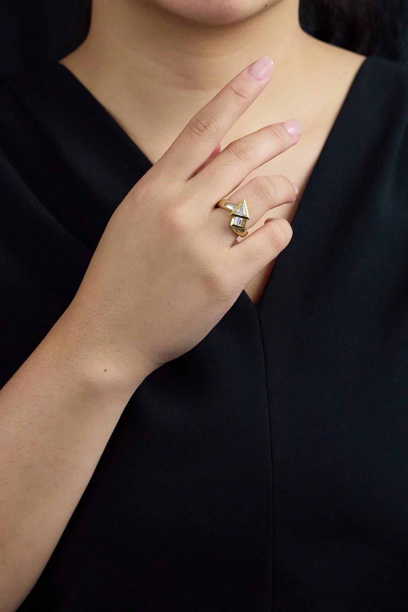 Roman Malakov Anillo de moda con diamantes talla trillón y baguette de 1,01 quilates en total en Nuevo estado para la venta en New York, NY
