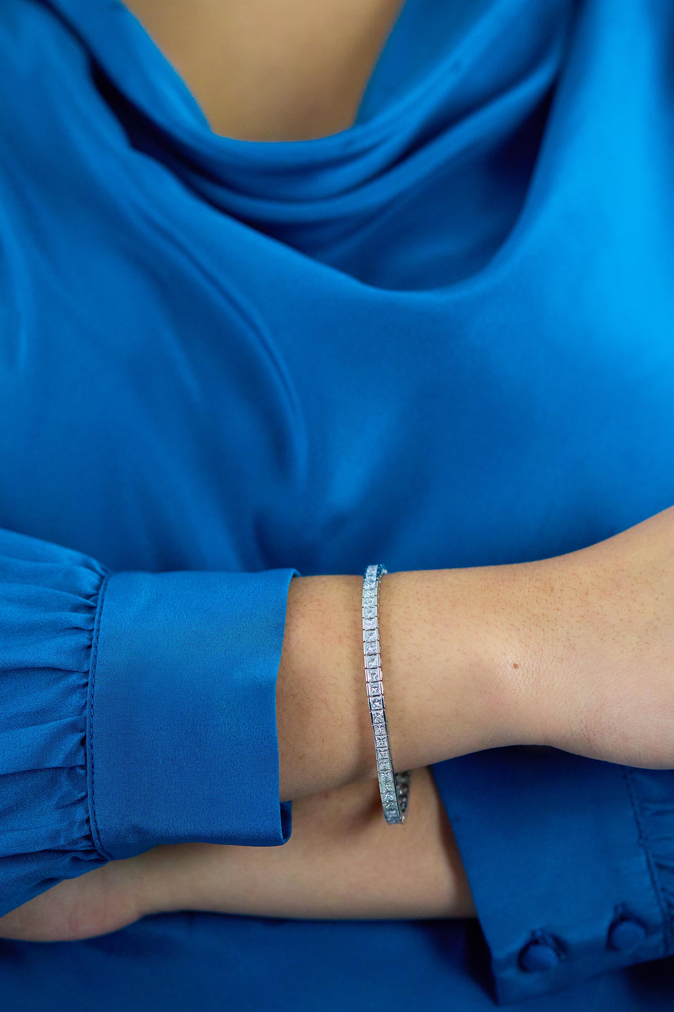 Roman Malakov Diamonds, 10.18 carati totali di diamanti taglio principessa incastonati a canale, Bracciale Tennis In condizioni Nuovo in vendita a New York, NY