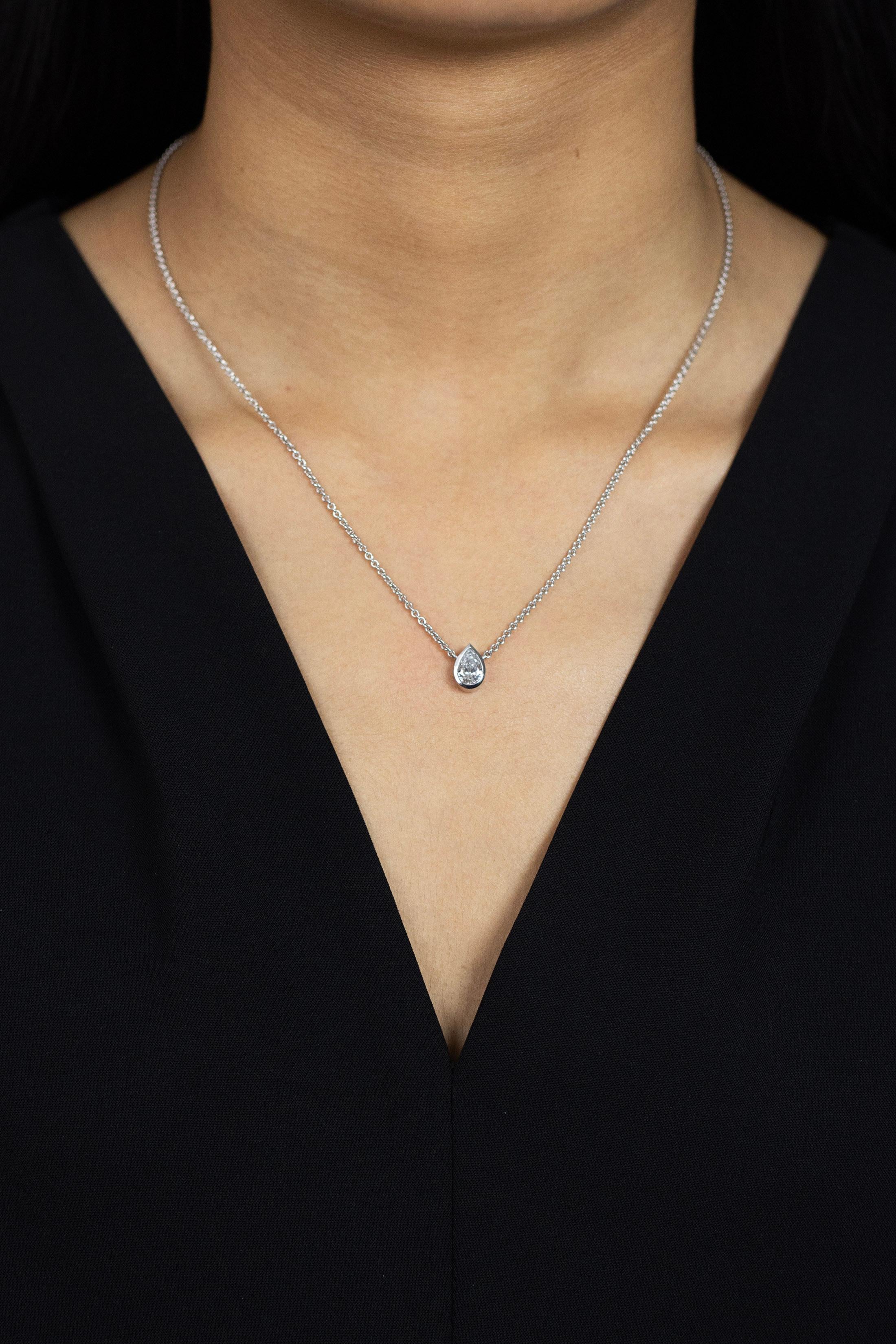 Contemporain Roman Malakov, collier pendentif solitaire en diamants en forme de poire de 1,02 carat en vente