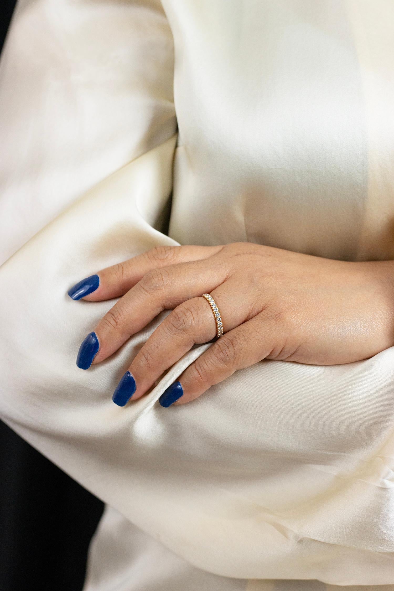 Women's Roman Malakov 1.03 Carat Total Round Diamond Pave-Set Eternity Wedding Band Ring For Sale