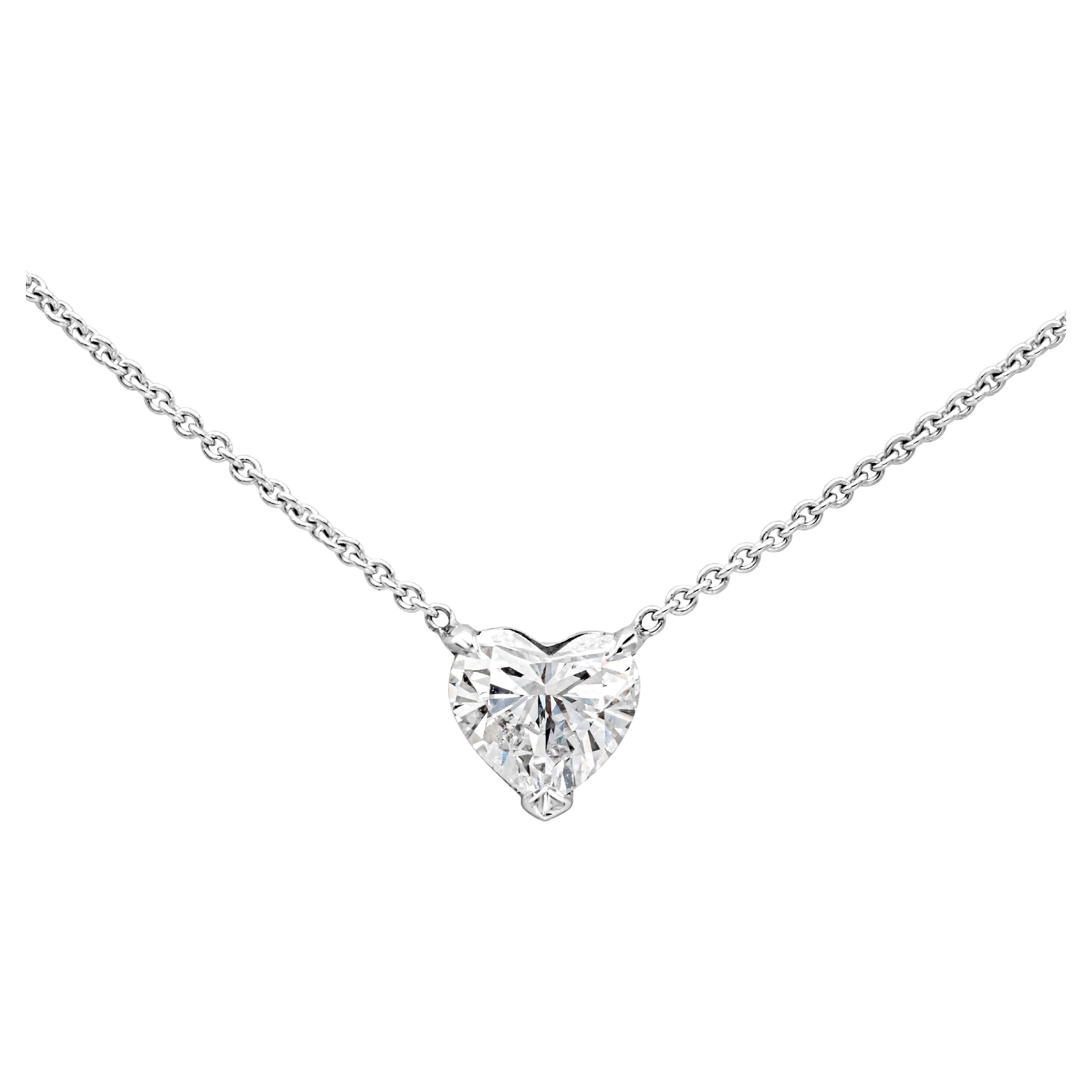 Roman Malakov, collier à pendentif solitaire en forme de cœur avec diamants de 1,05 carat en vente