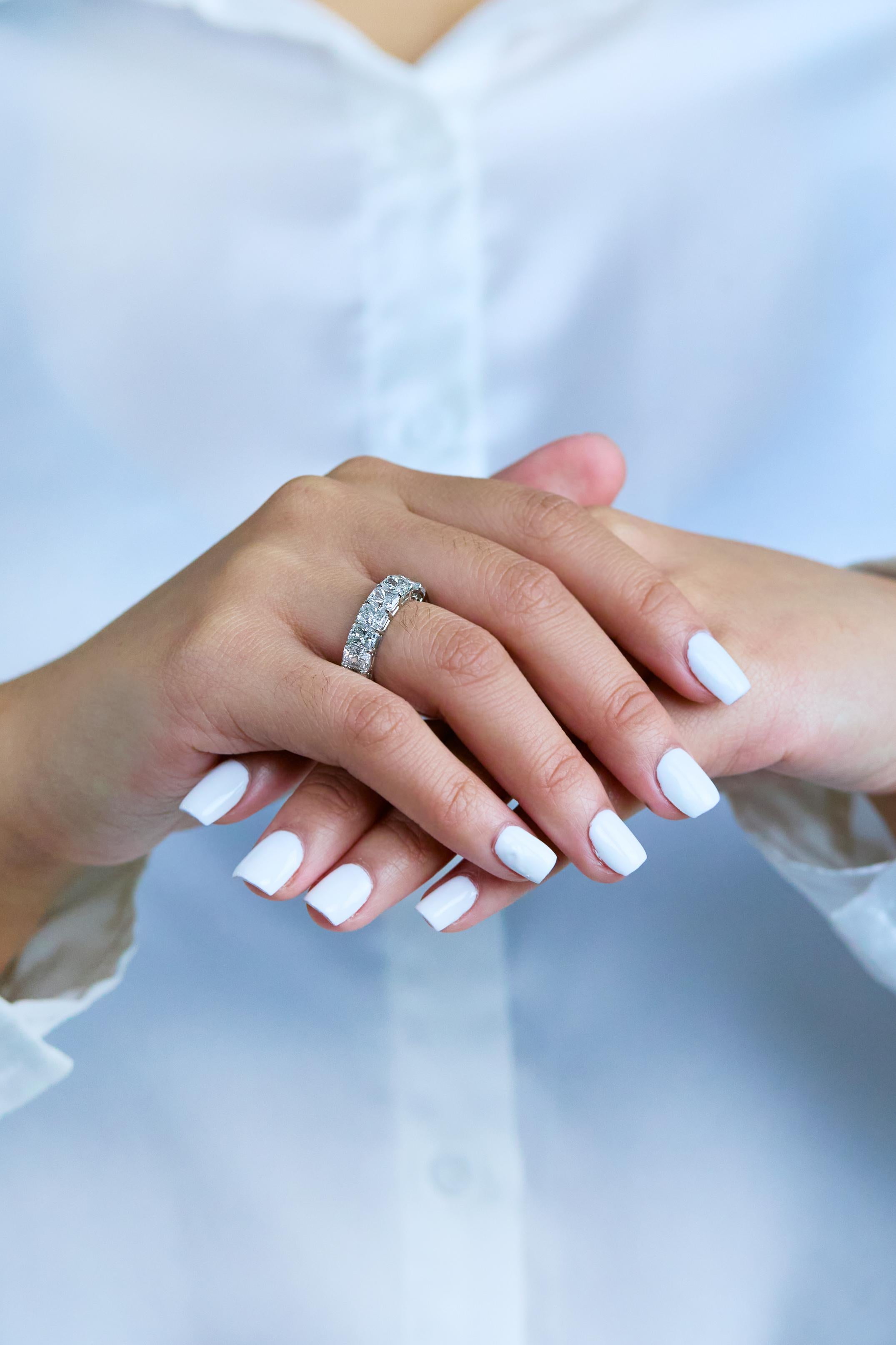 Roman Malakov Eternity-Ehering mit 10,50 Karat Diamant im Strahlenschliff Damen im Angebot