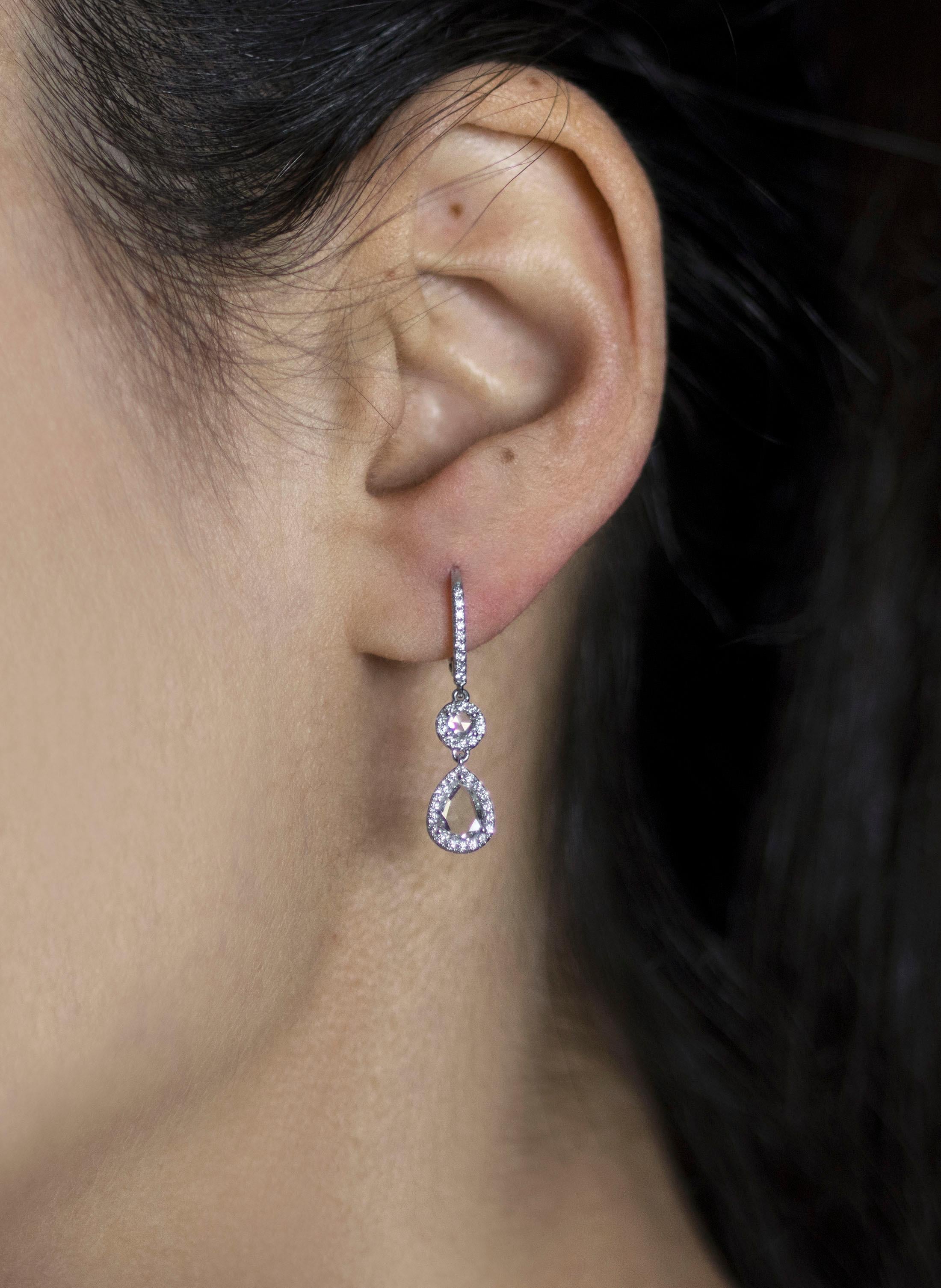 Taille mixte Pendants d'oreilles Roman Malakov avec diamants de formes mixtes de 1,10 carat au total en vente