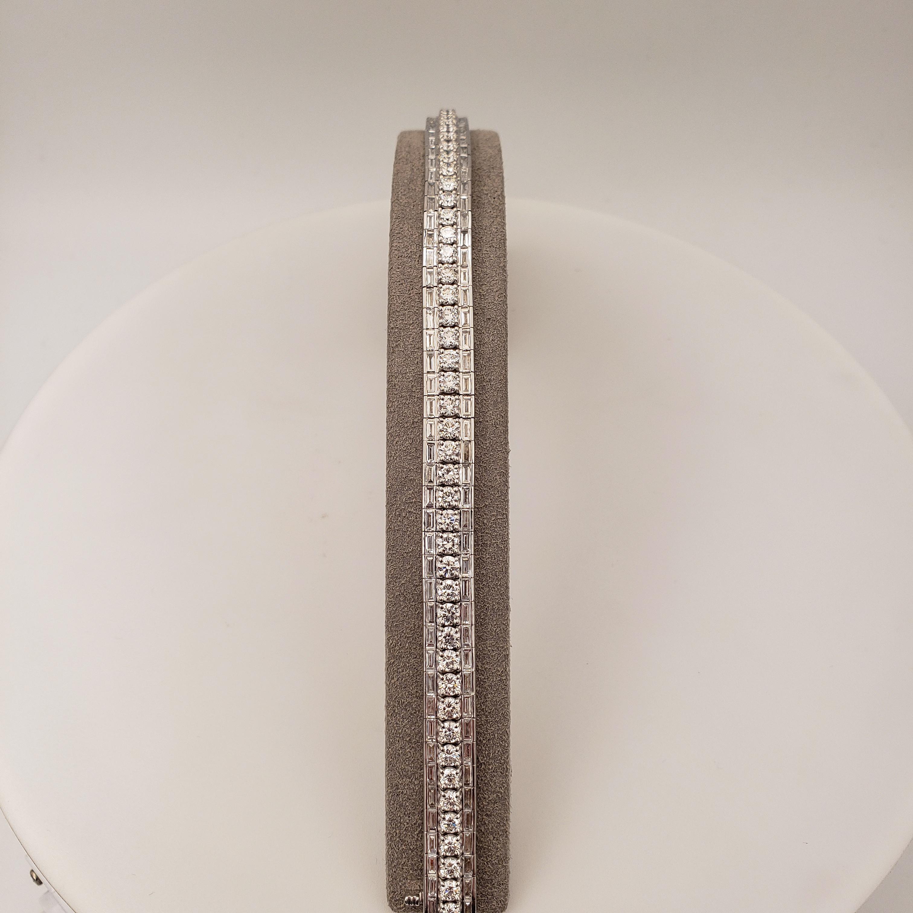 Roman Malakov 11.14 Carats Total Round and Baguette Diamond Tennis Bracelet In New Condition For Sale In New York, NY