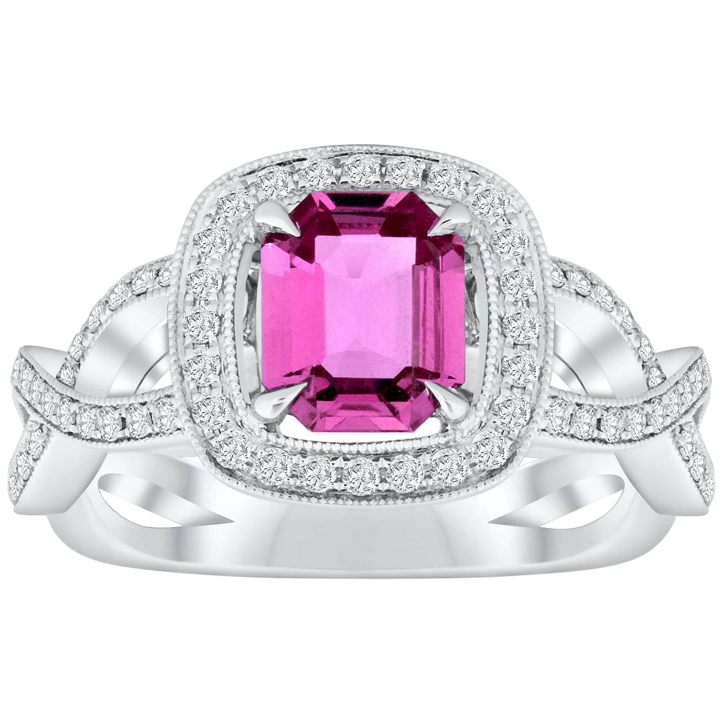 Roman Malakov Alianza de boda con halo de diamantes y zafiro rosa talla esmeralda de 1,12 quilates en venta