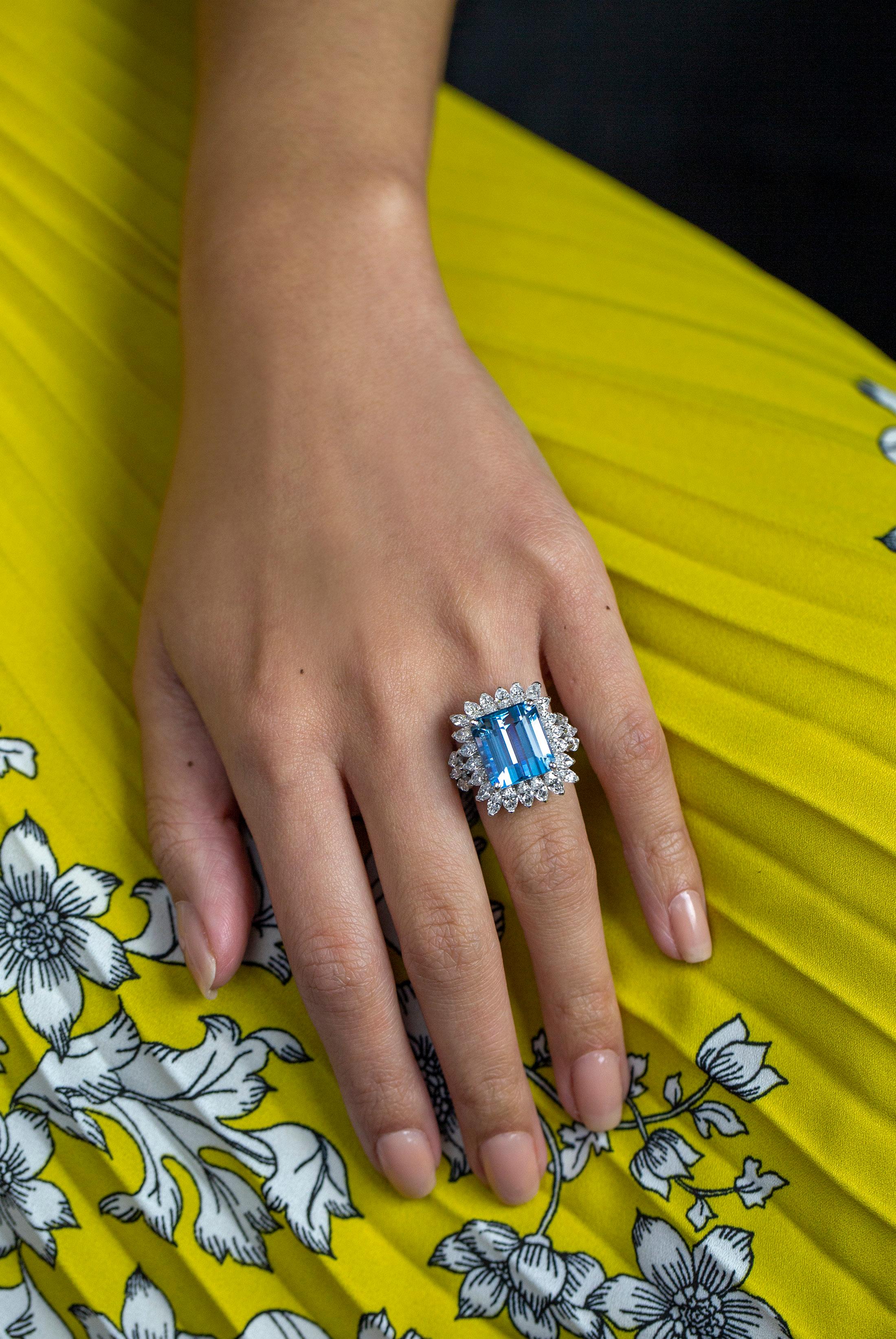 Roman Malakov 11,48 Karat Aquamarin im Smaragdschliff & Diamant-Halo-Cocktailring im Angebot 2