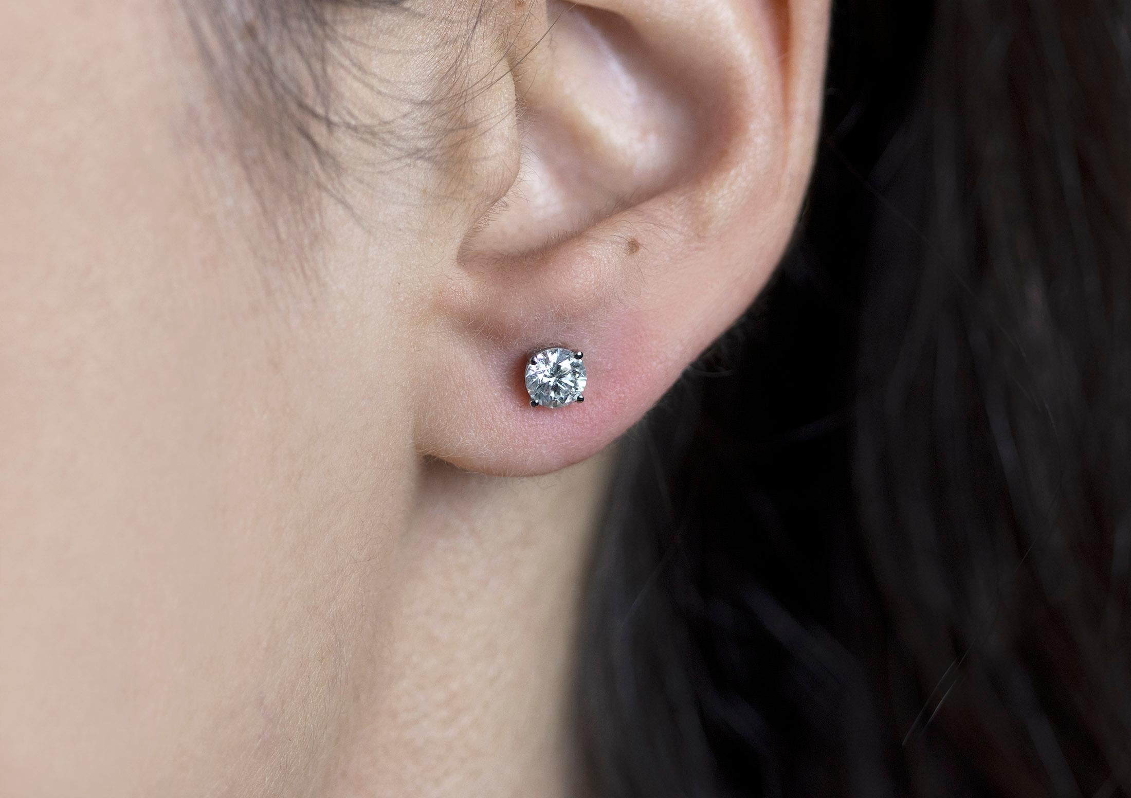 2 carat total weight diamond earrings