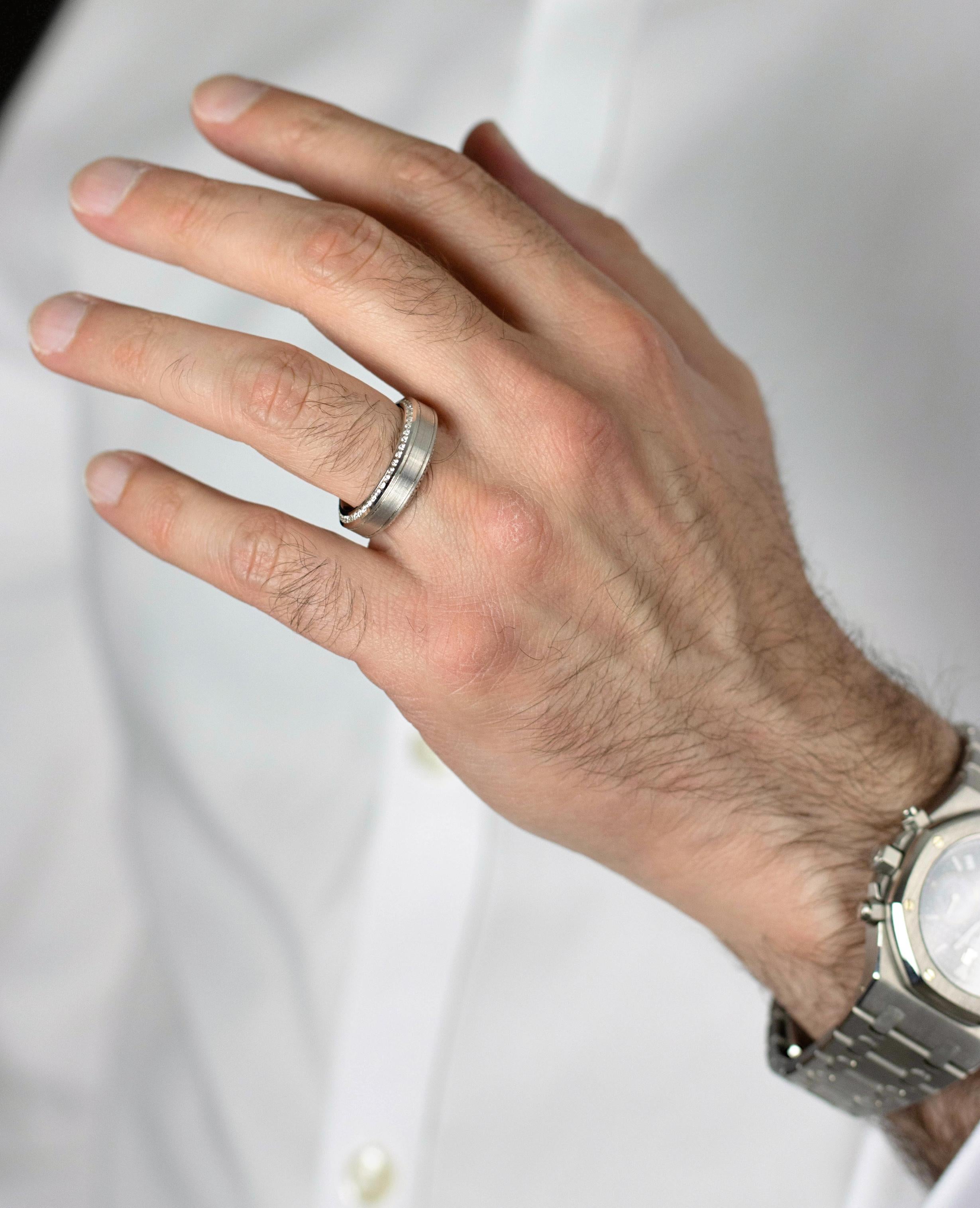 Roman Malakov 1,19 Karat runder Brillant-Hochzeitsring für Herren im Zustand „Neu“ im Angebot in New York, NY