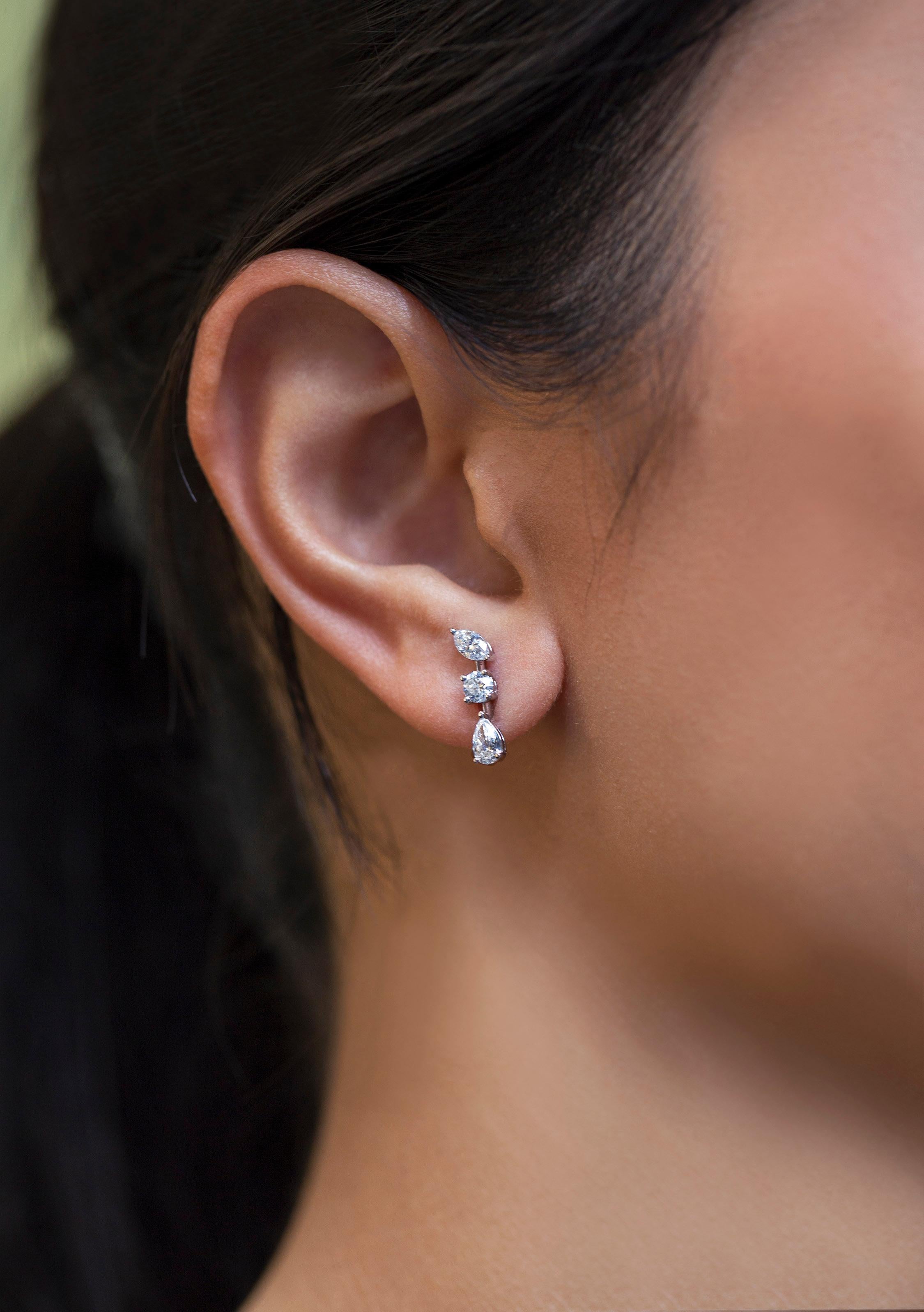 Taille mixte Roman Malakov Mini boucles d'oreilles pendantes en diamant taillé mixte de 1,22 carat total en vente