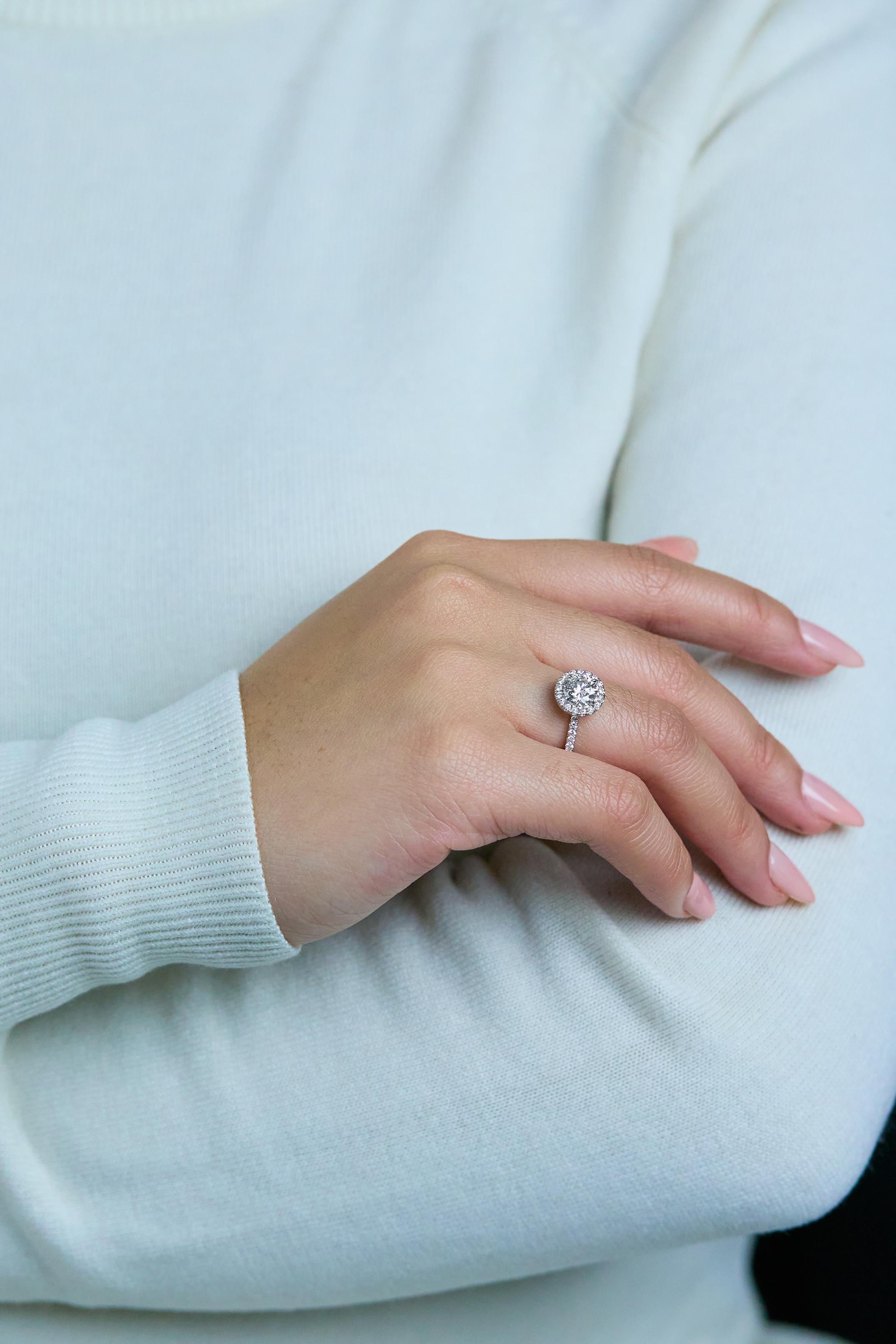 Roman Malakov 1.22 Carats Round Brilliant Cut Diamond Halo Engagement Ring In New Condition For Sale In New York, NY